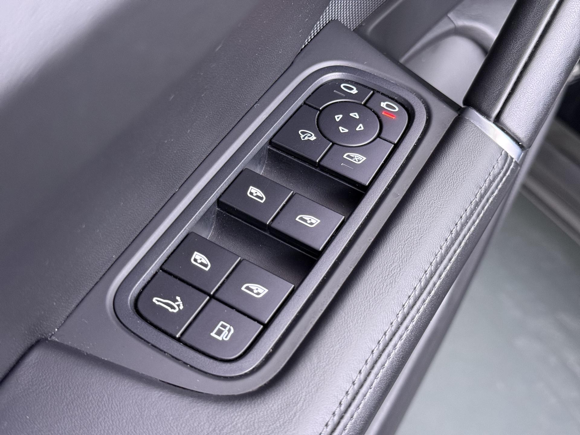 Foto van Porsche Cayenne E-hybrid
