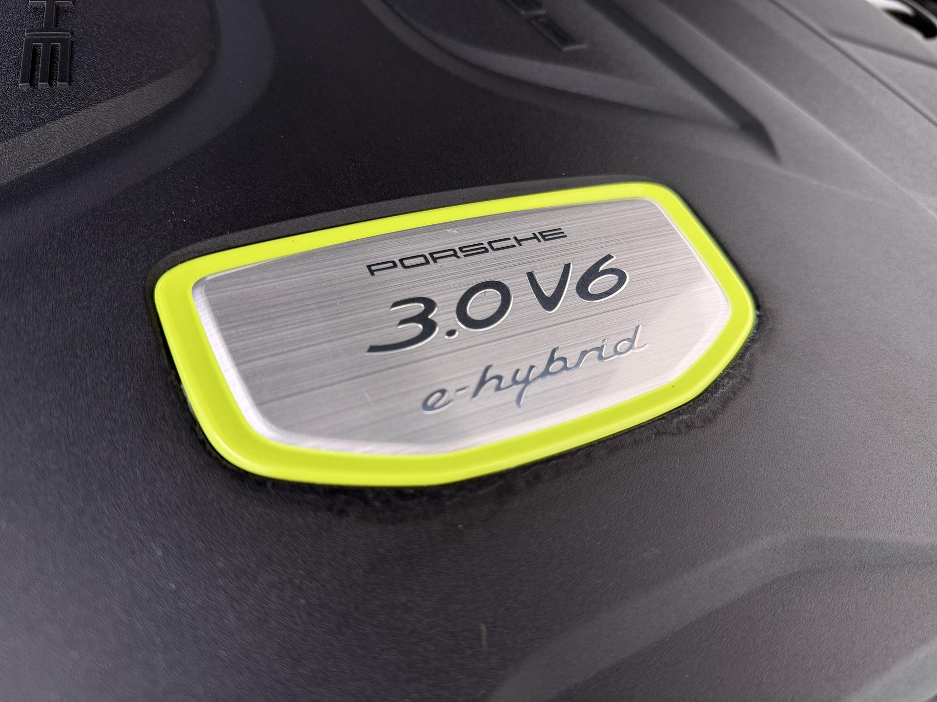 Foto van Porsche Cayenne E-hybrid