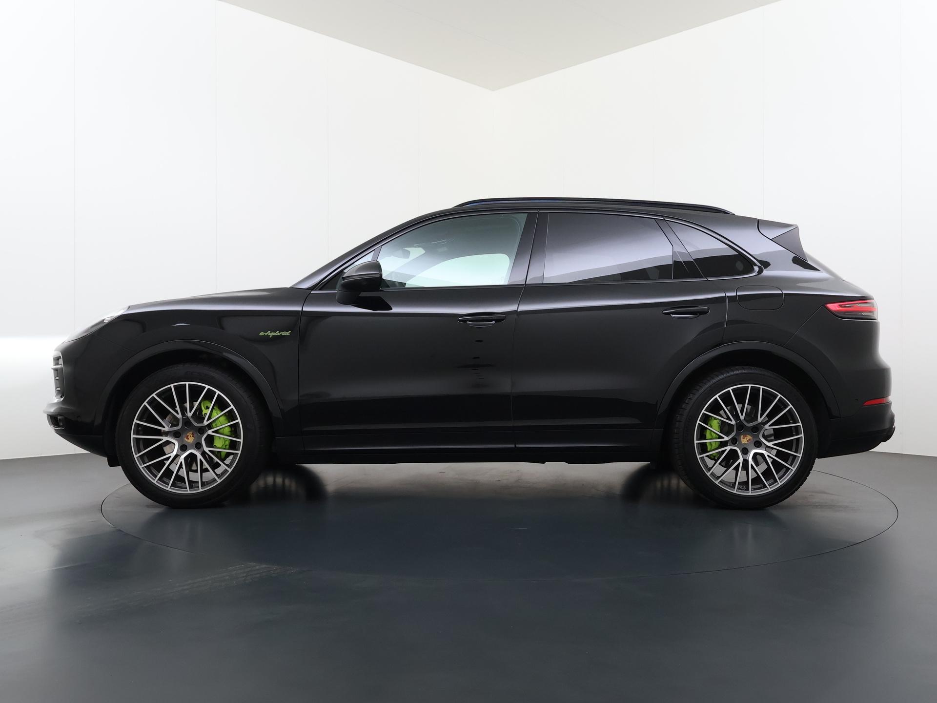 Foto van Porsche Cayenne E-hybrid