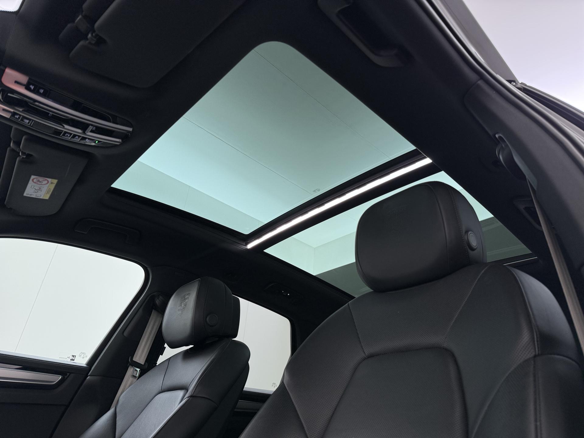 Foto van Porsche Cayenne E-hybrid