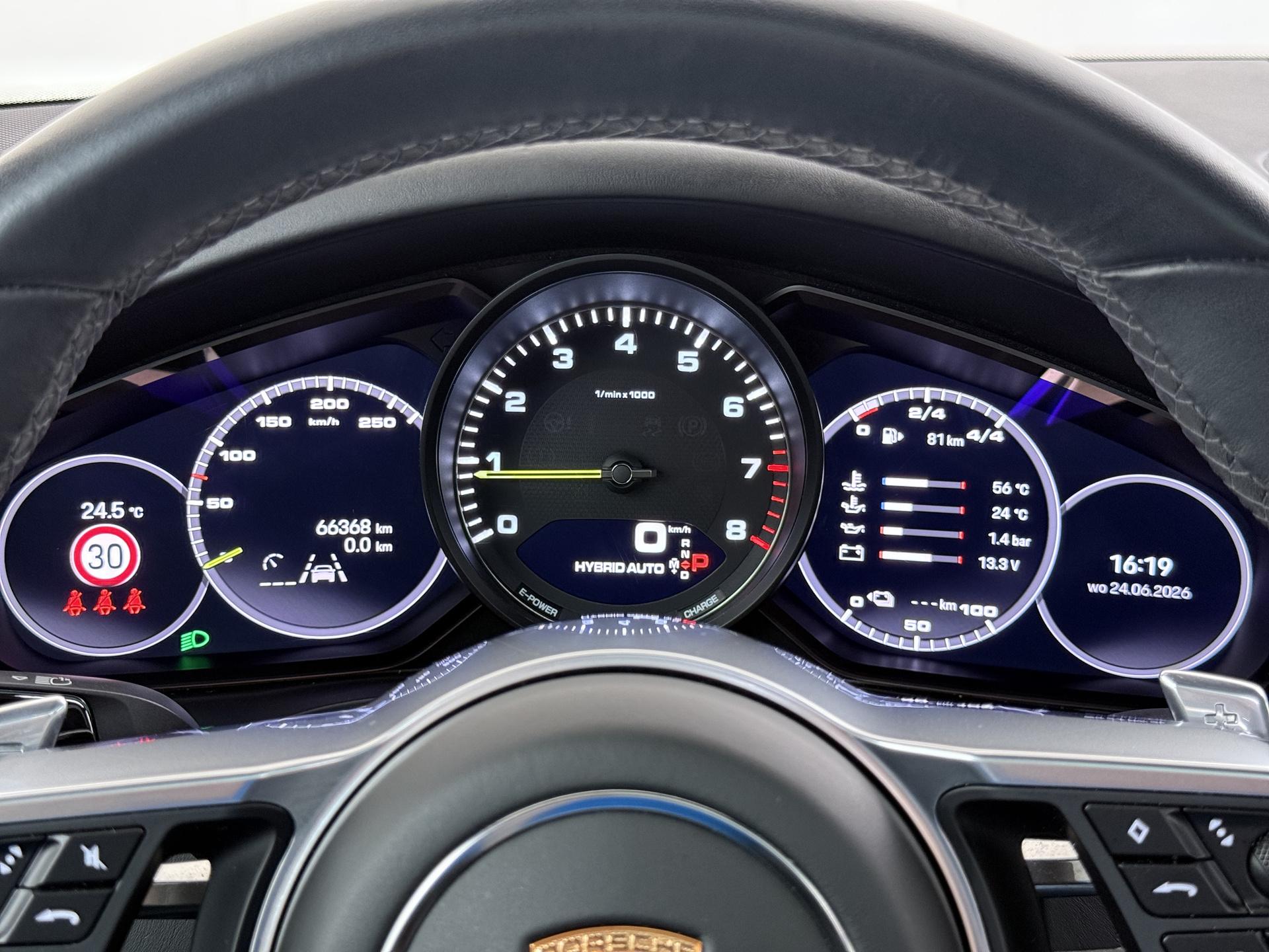 Foto van Porsche Cayenne E-hybrid
