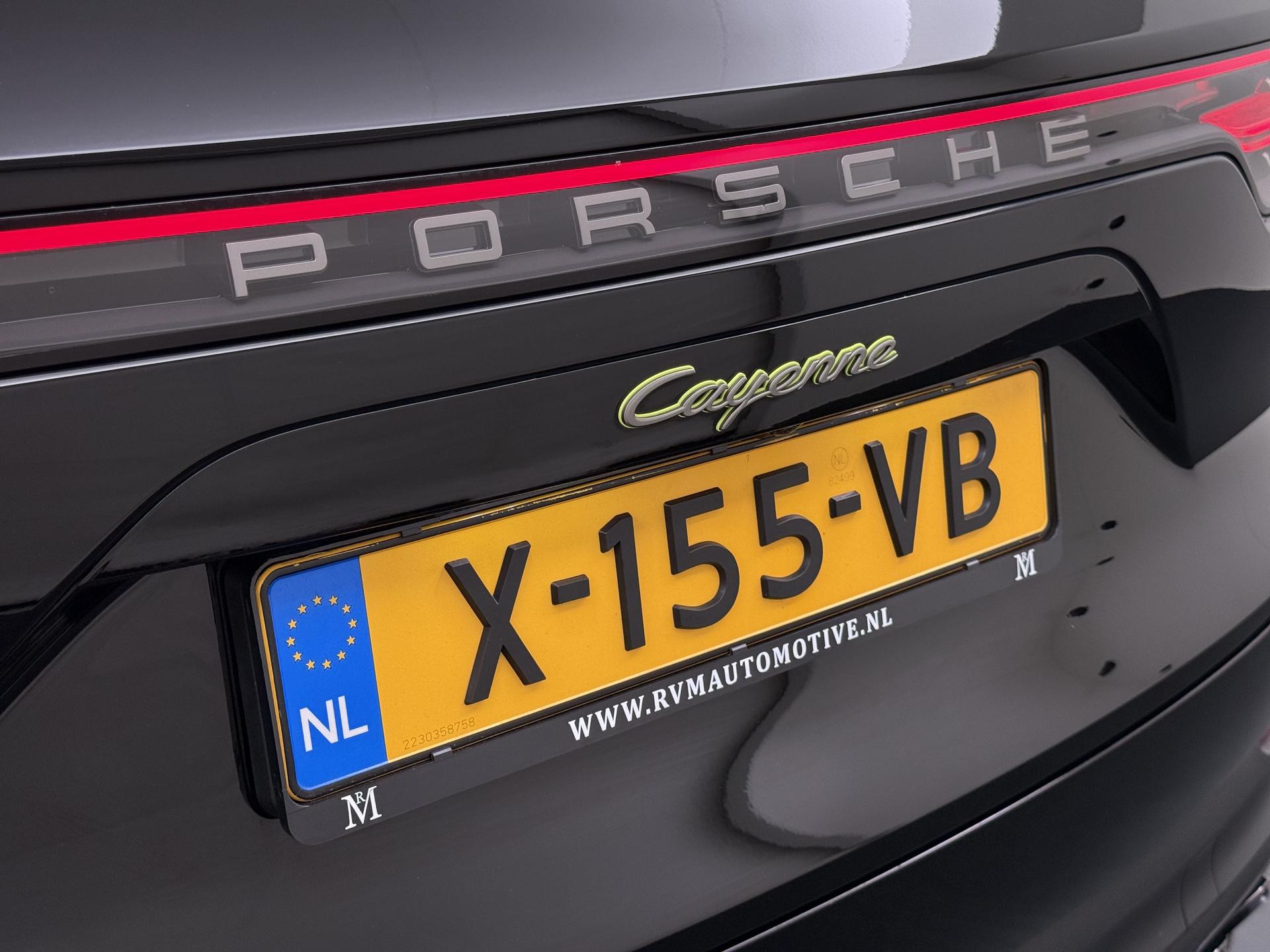 Foto van Porsche Cayenne E-hybrid
