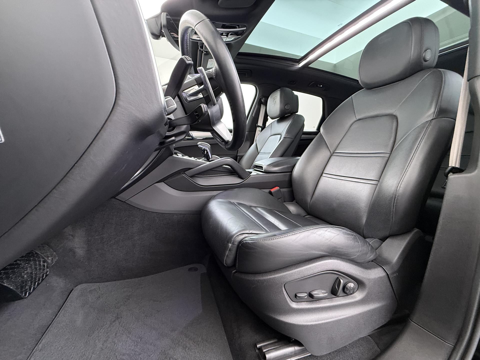 Foto van Porsche Cayenne E-hybrid