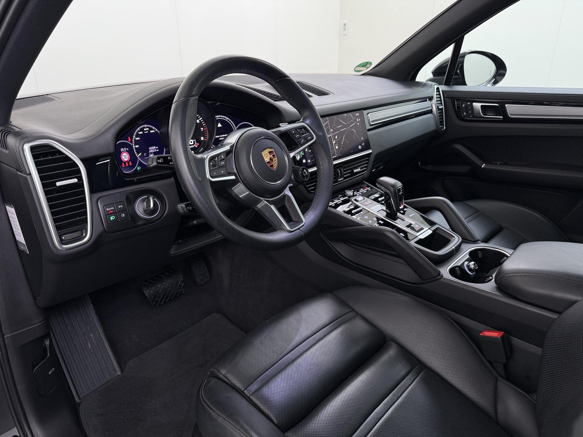 Foto van Porsche Cayenne E-hybrid