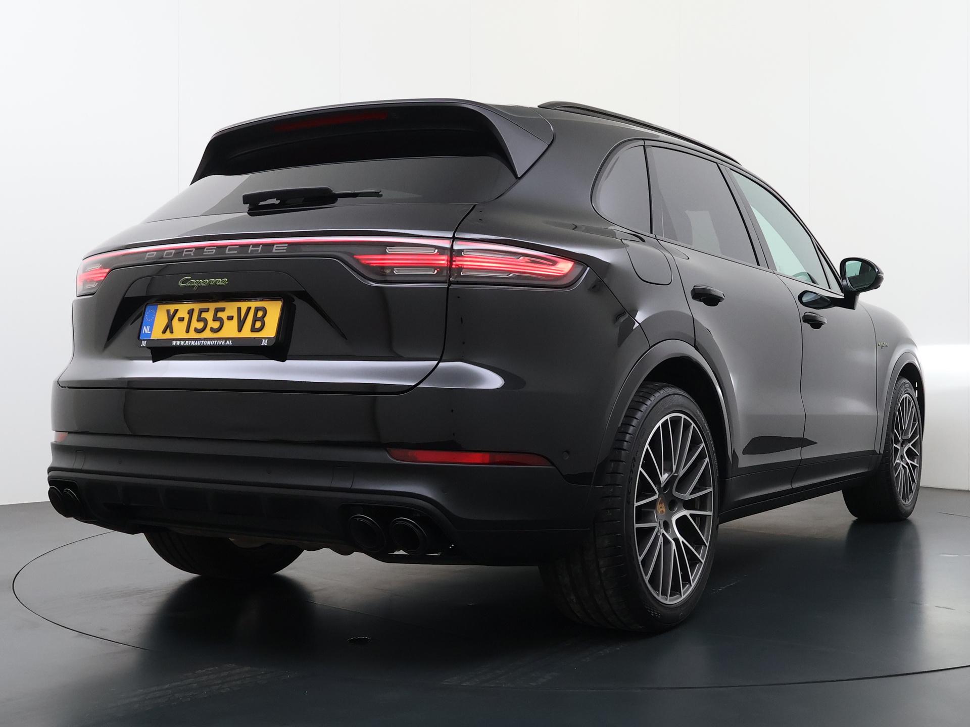Foto van Porsche Cayenne E-hybrid