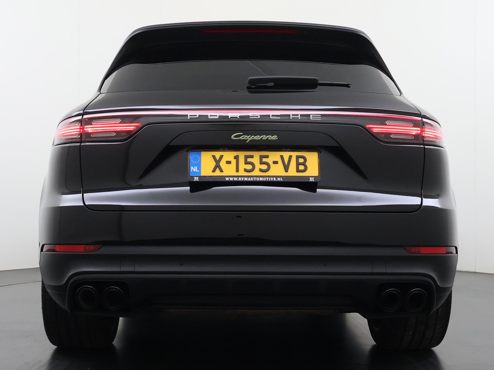 Foto van Porsche Cayenne E-hybrid