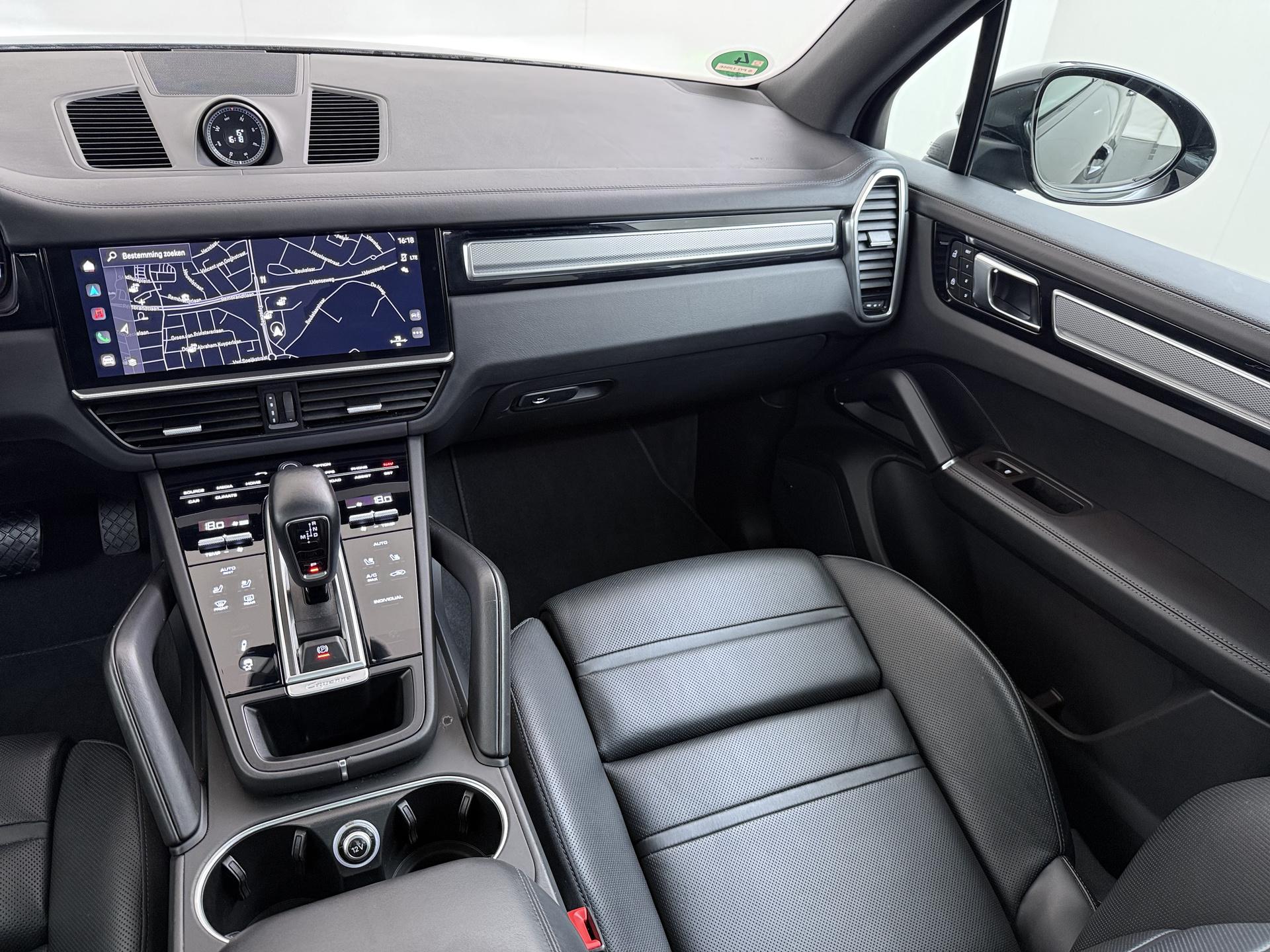 Foto van Porsche Cayenne E-hybrid