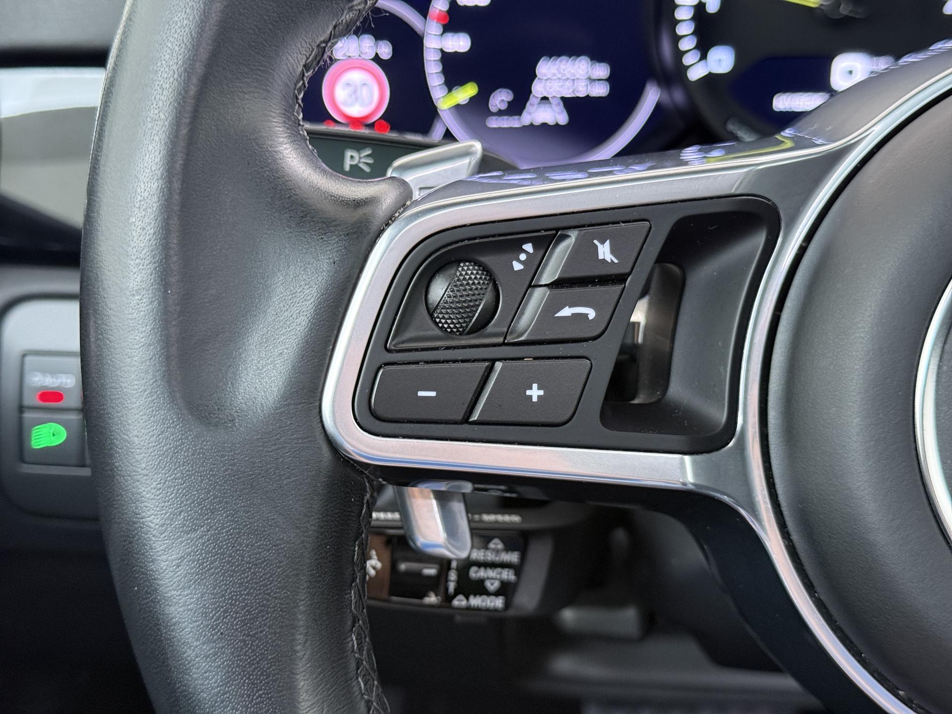 Foto van Porsche Cayenne E-hybrid