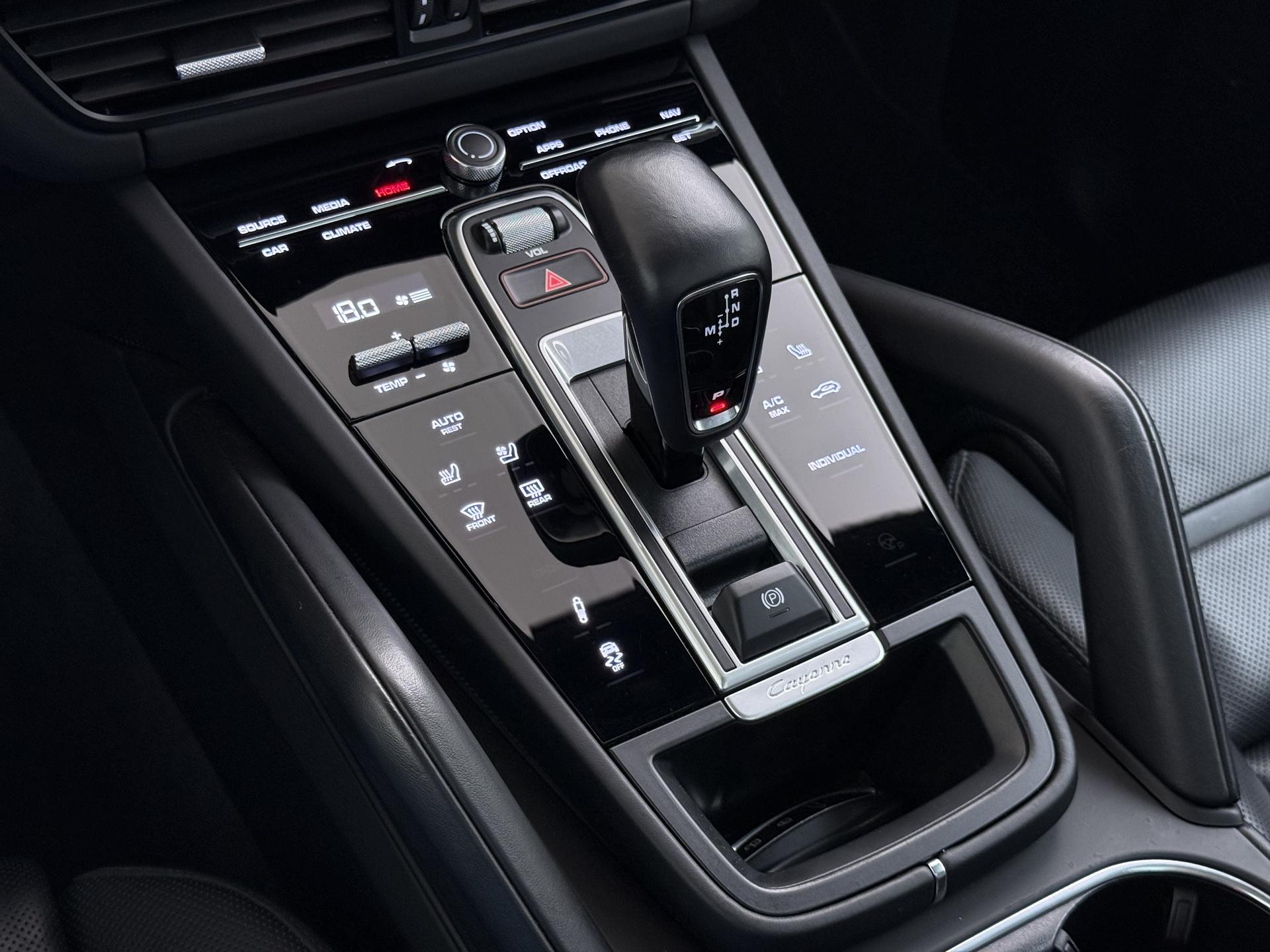 Foto van Porsche Cayenne E-hybrid