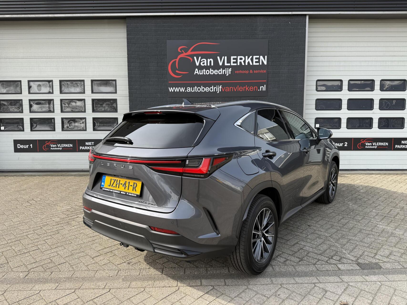 Foto van Lexus NX