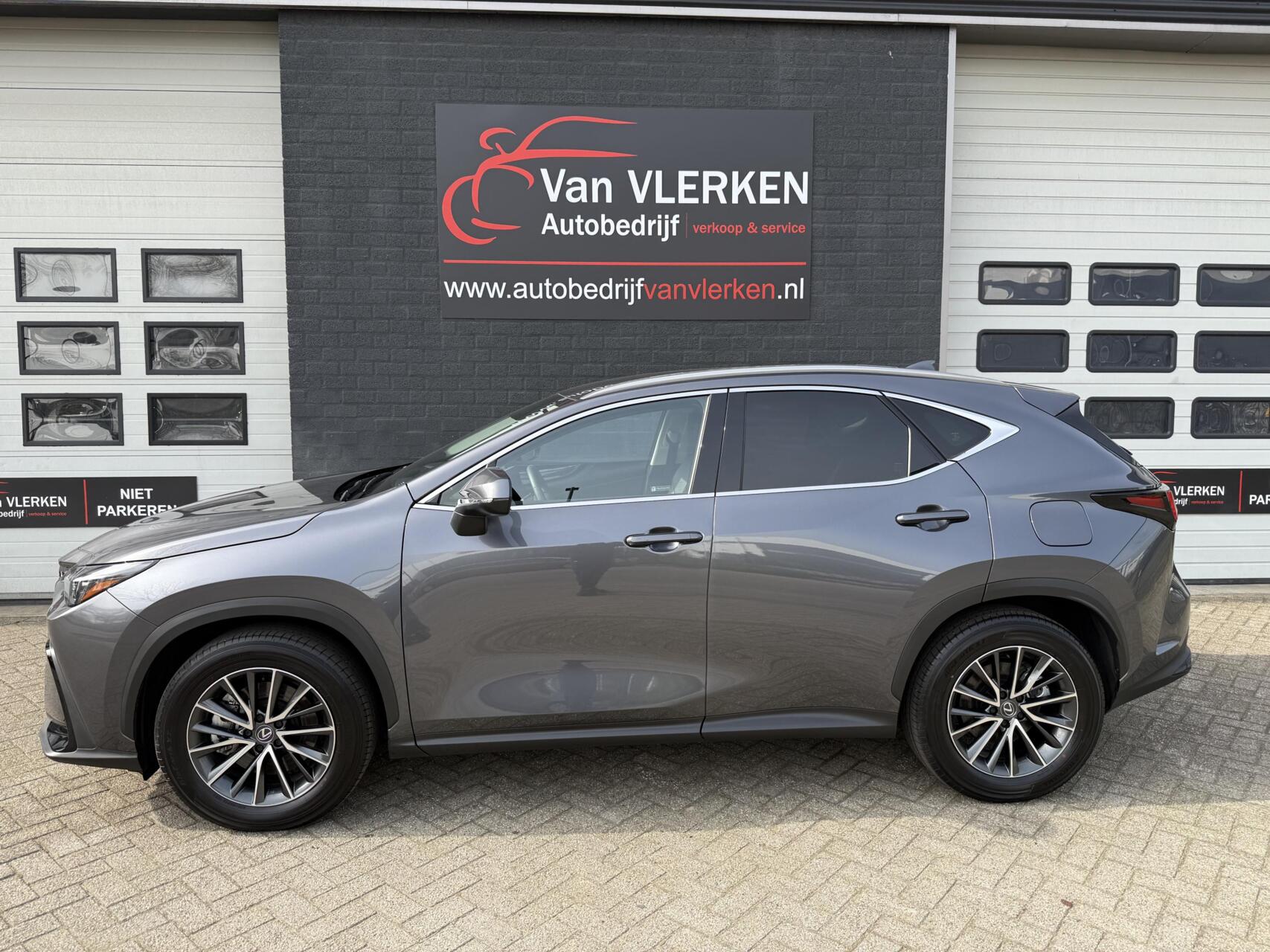 Foto van Lexus NX