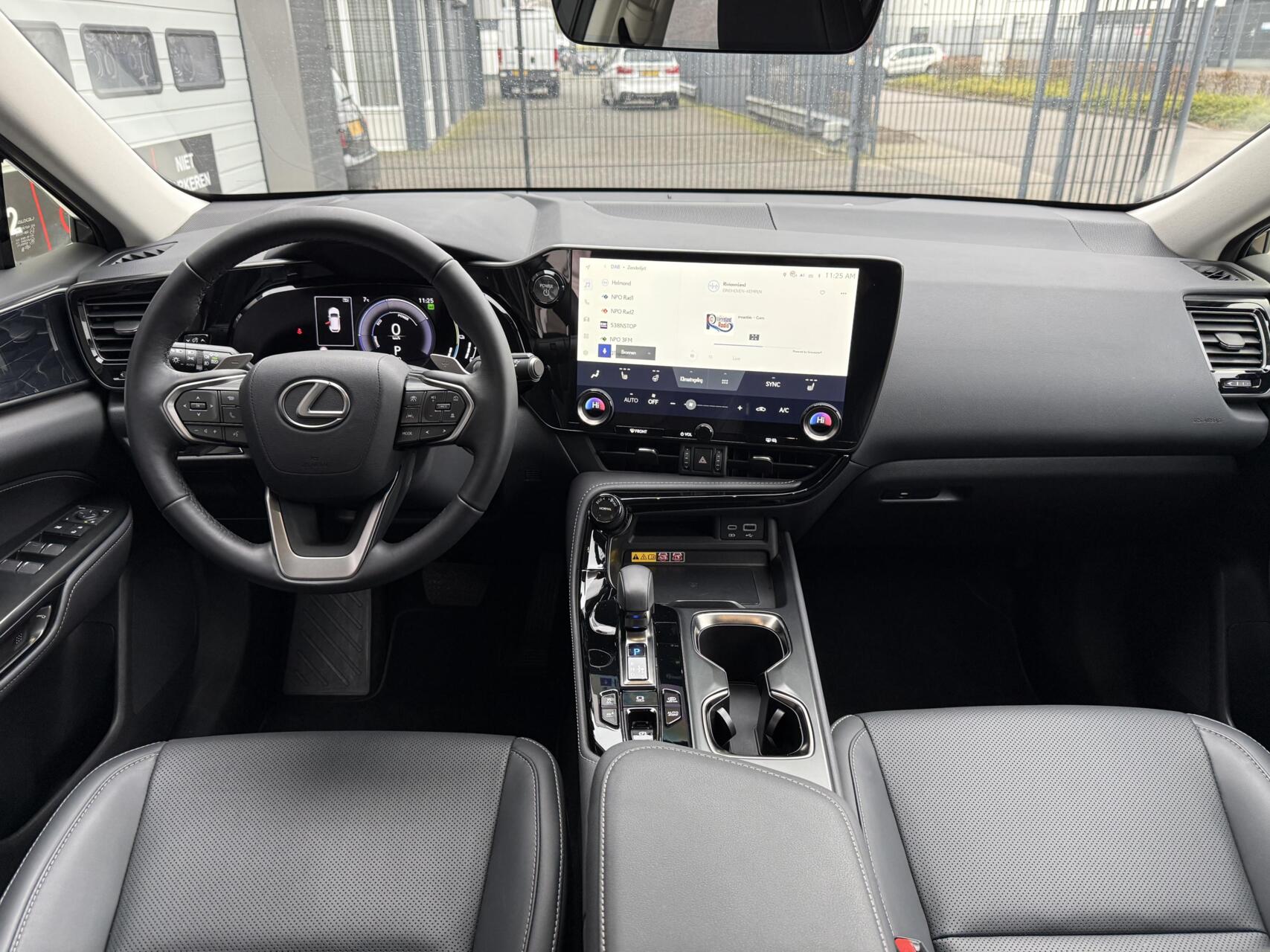 Foto van Lexus NX