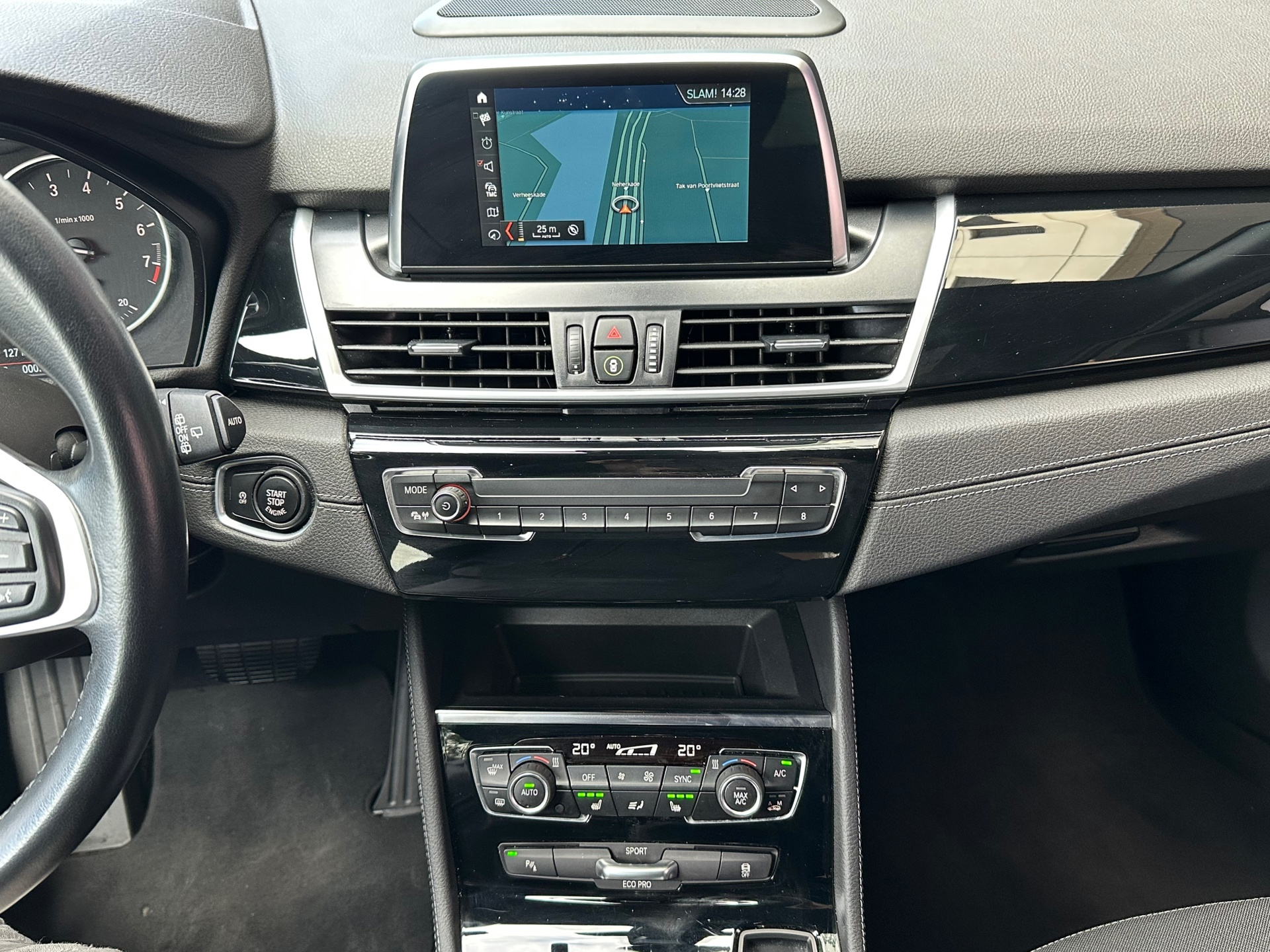 Foto van BMW 220i Active Tourer