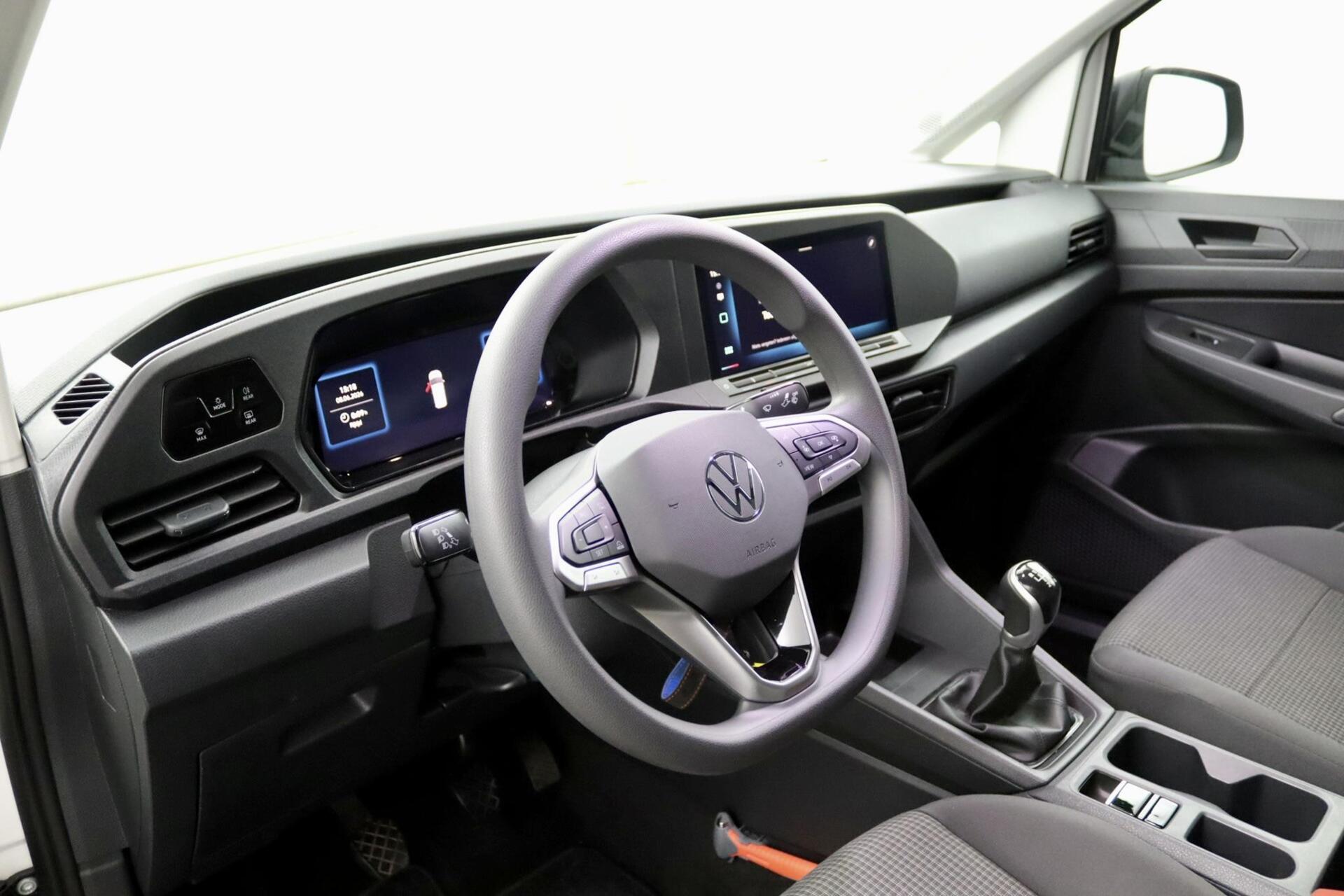 Foto van Volkswagen Caddy Modified Partition Wall