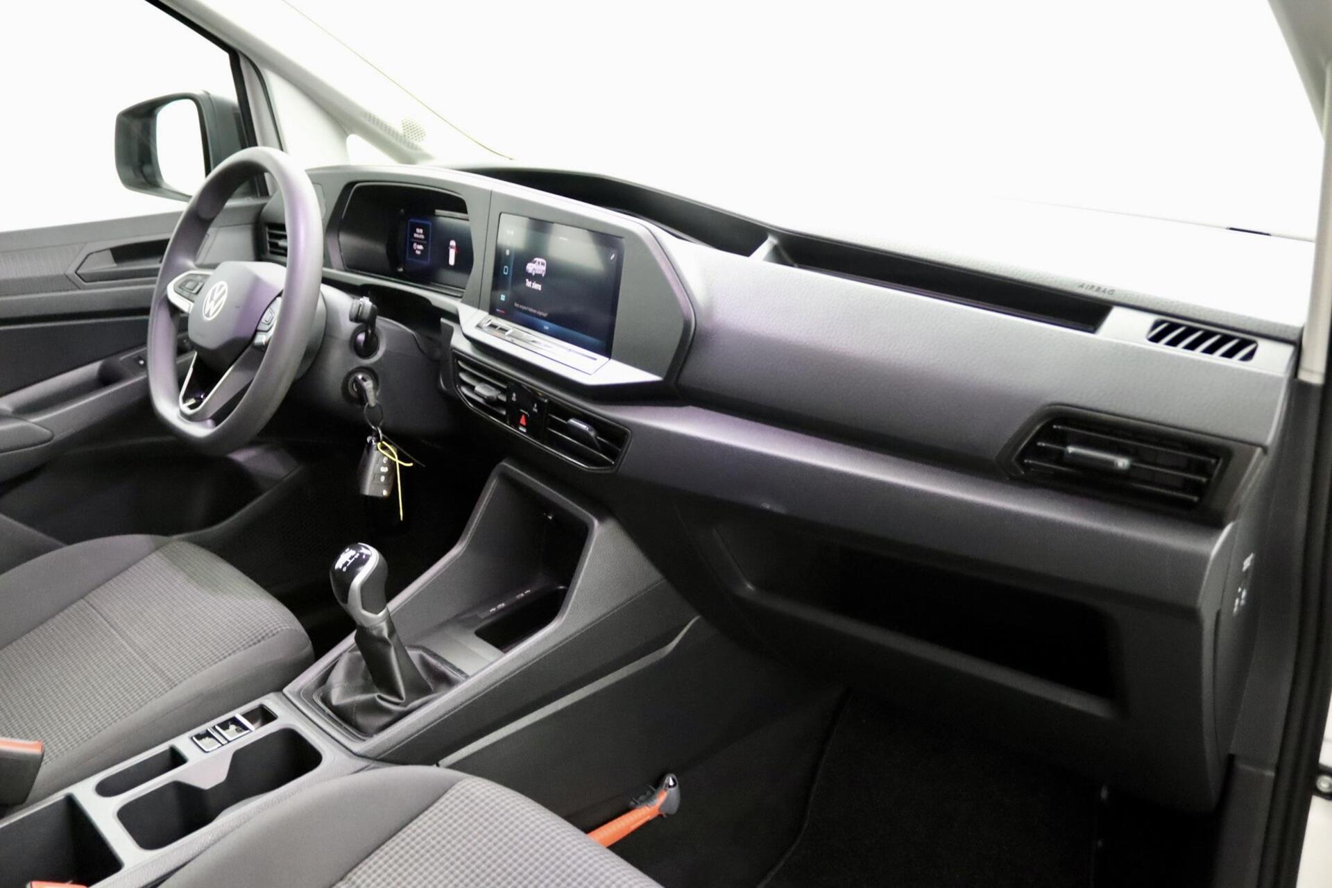 Foto van Volkswagen Caddy Modified Partition Wall