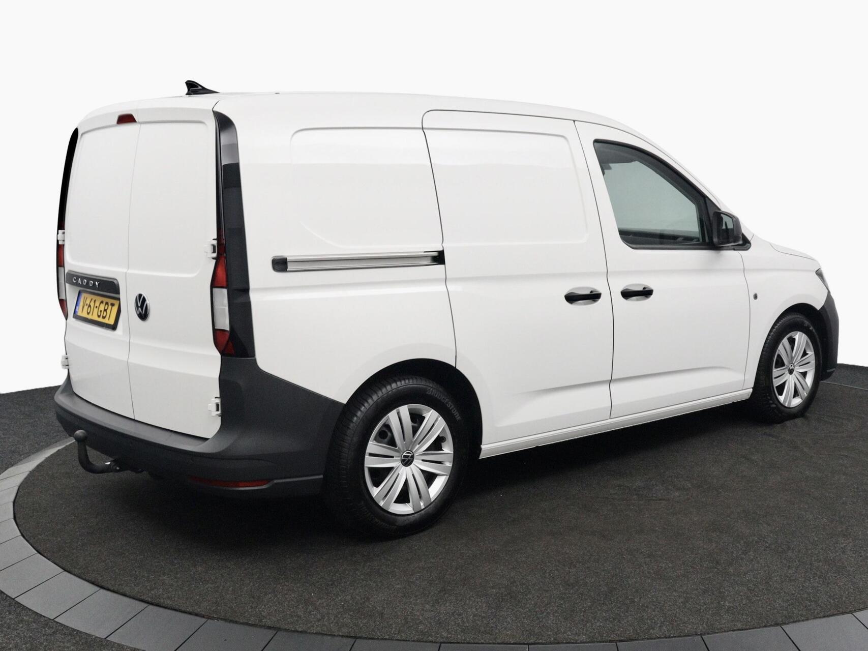 Foto van Volkswagen Caddy Modified Partition Wall