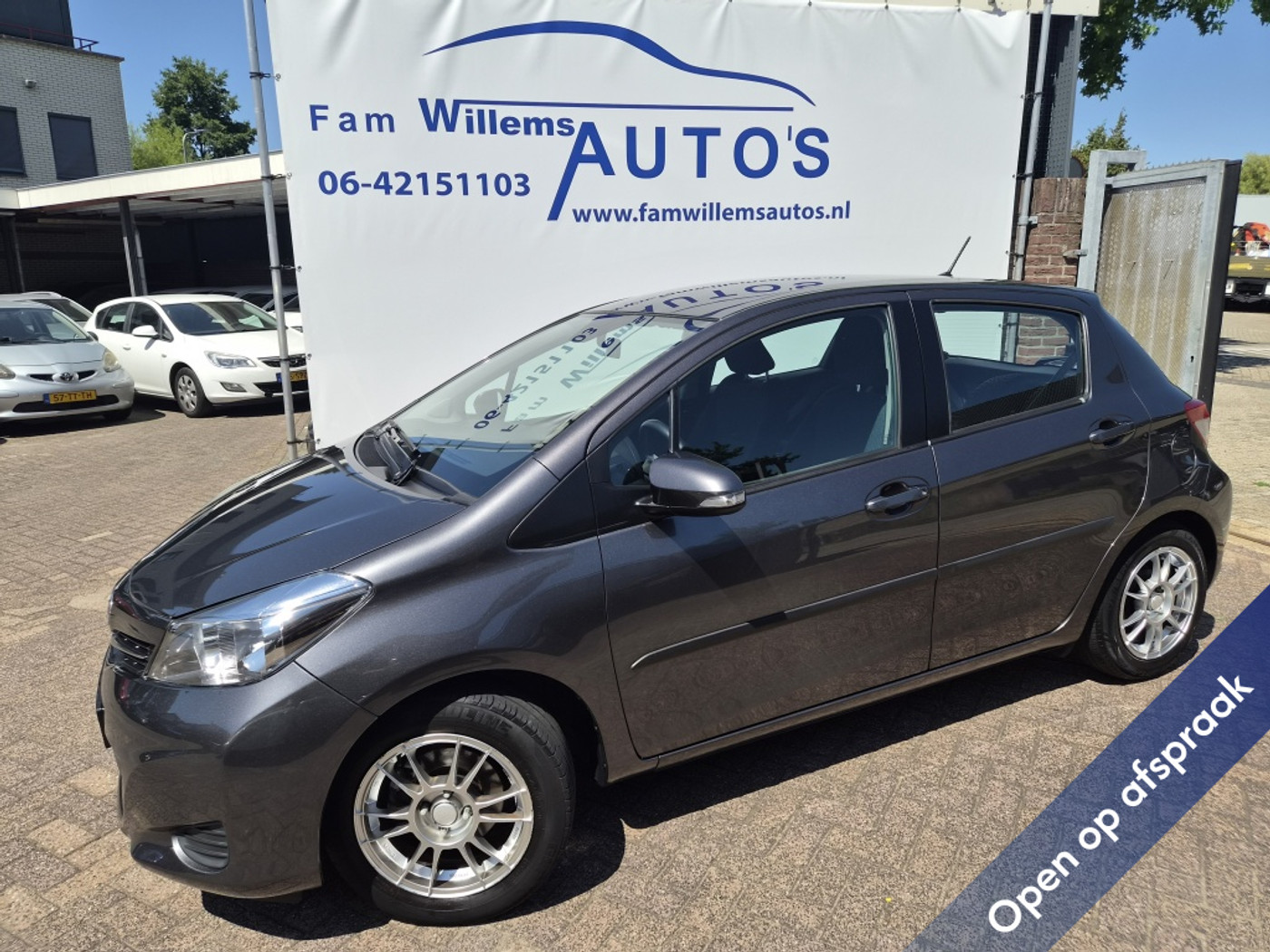 Toyota Toyota Yaris 1.0 VVT-i Aspiration Airco Camera 2012 - voorkant