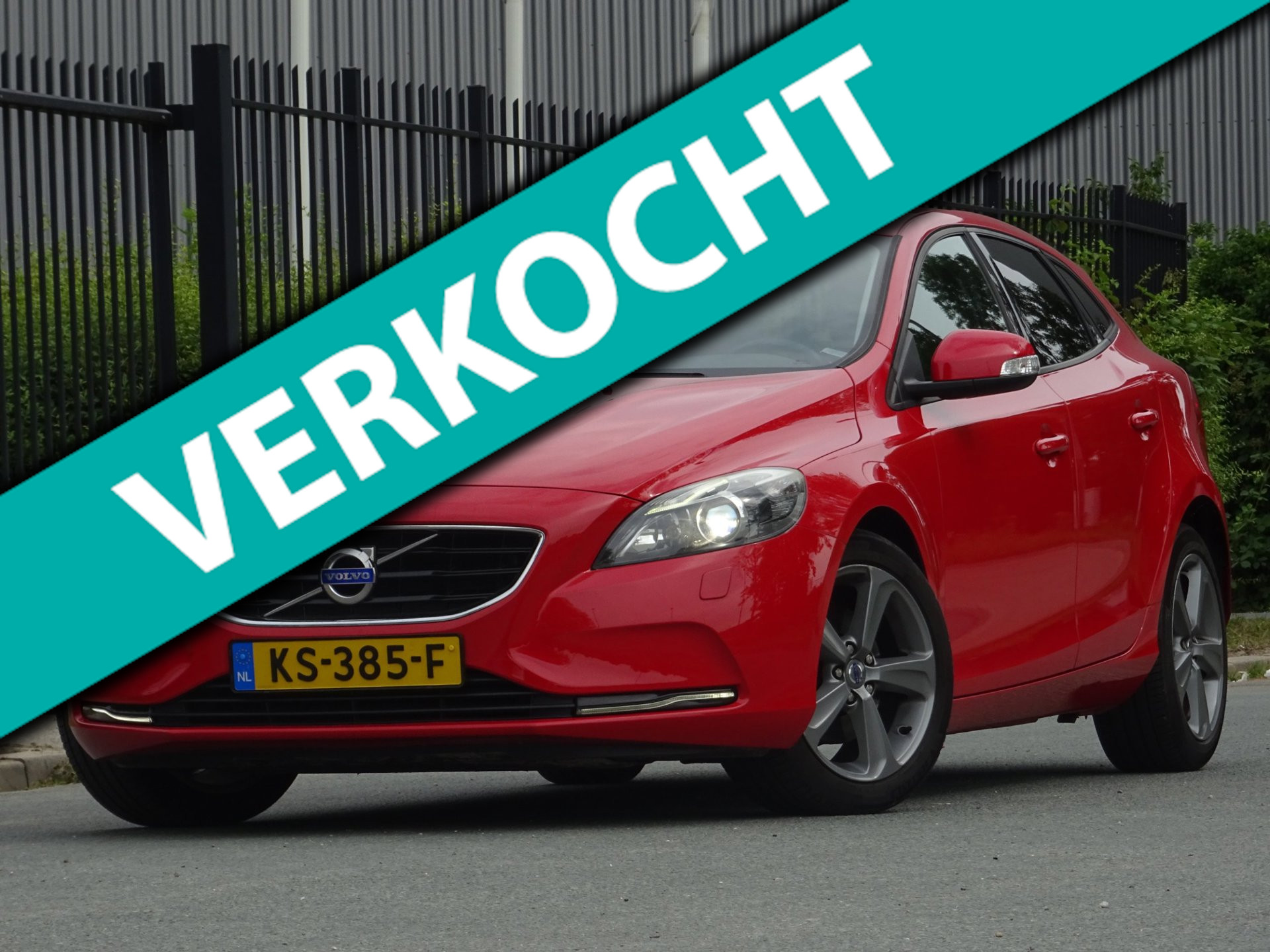 Volvo V40 1.6 T2 R-Design 124DKM/XENON/LED/PDC/APK 04-2027 2014 - voorkant