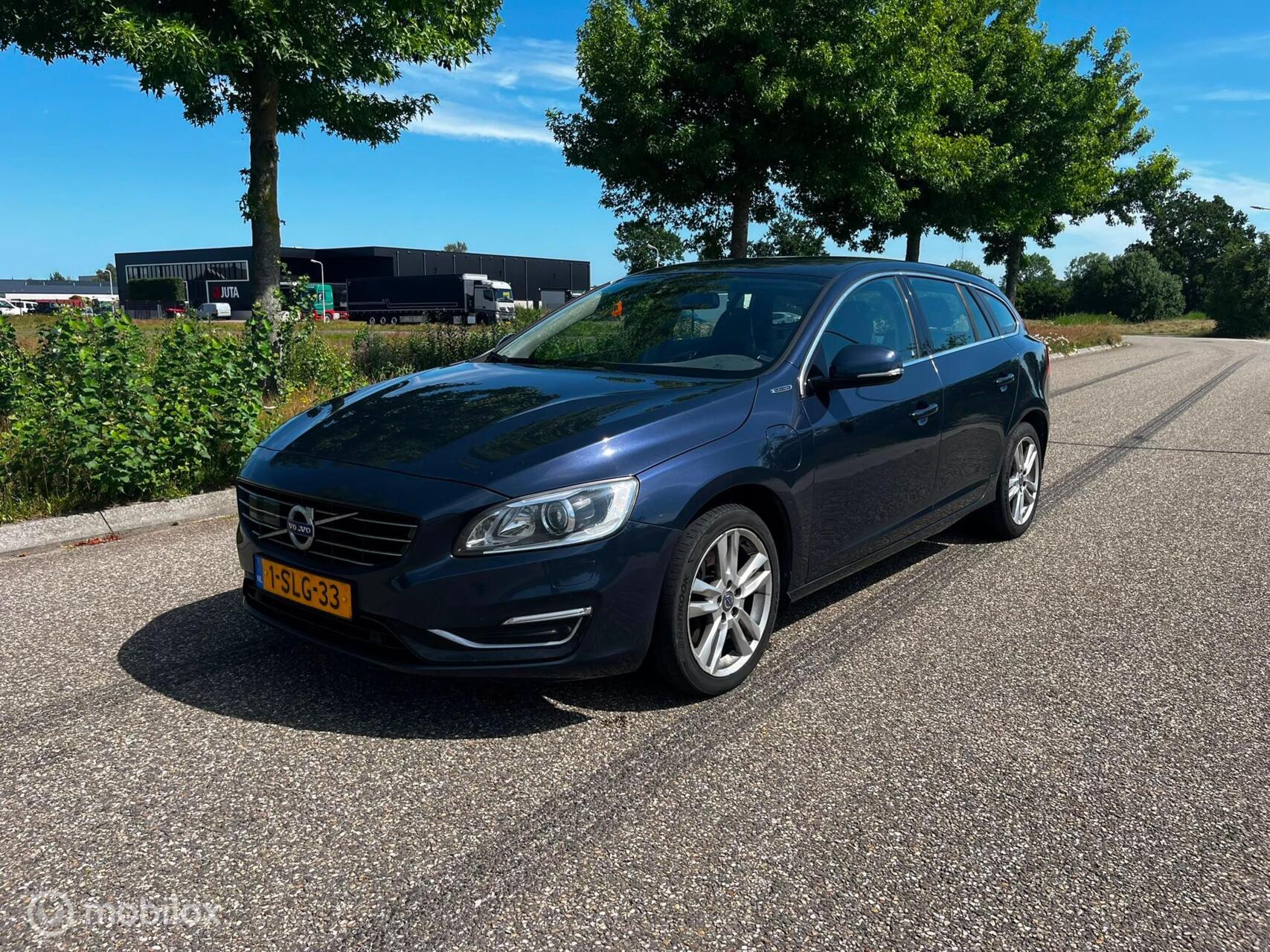 Volvo V60 2.4 D6 AWD Plug-In Hybrid Summum 2013 - voorkant