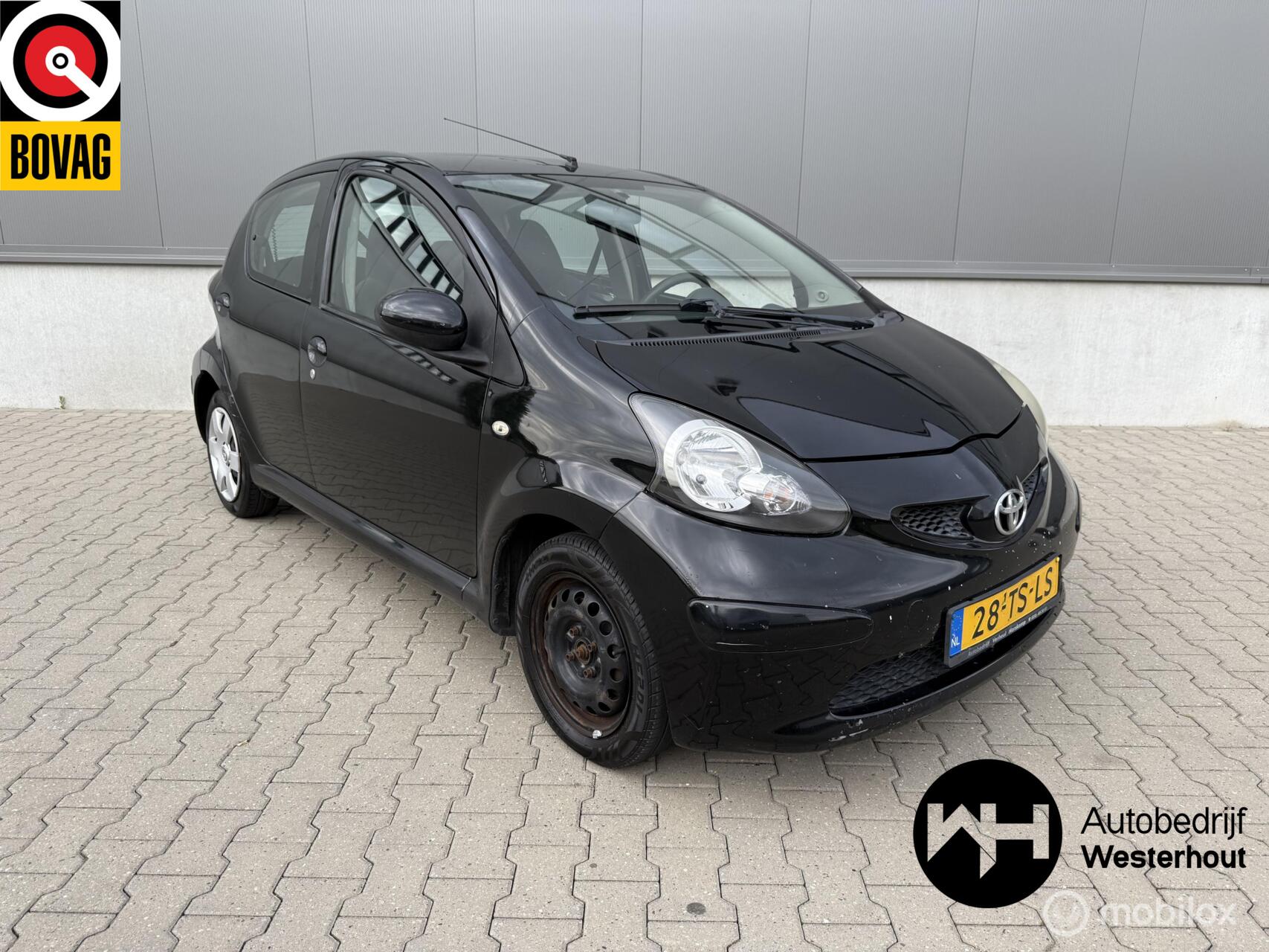 Toyota Aygo 1.0-12V + Airco 5 Deurs NIEUWE APK 2007 - voorkant