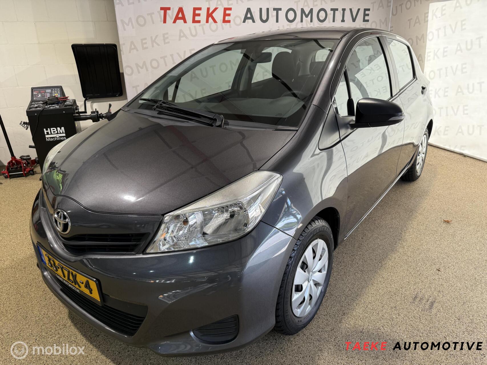 Toyota Toyota Yaris 1.0 VVT-i Comfort Airco/Nap 2012 - voorkant