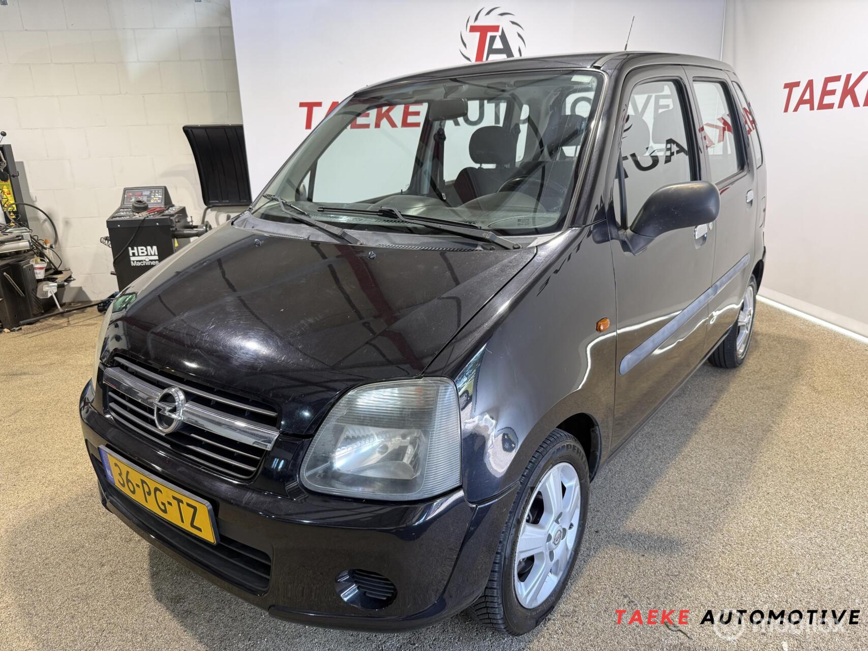 Opel Agila 1.2-16V Maxx APK/NAP 2004 - voorkant