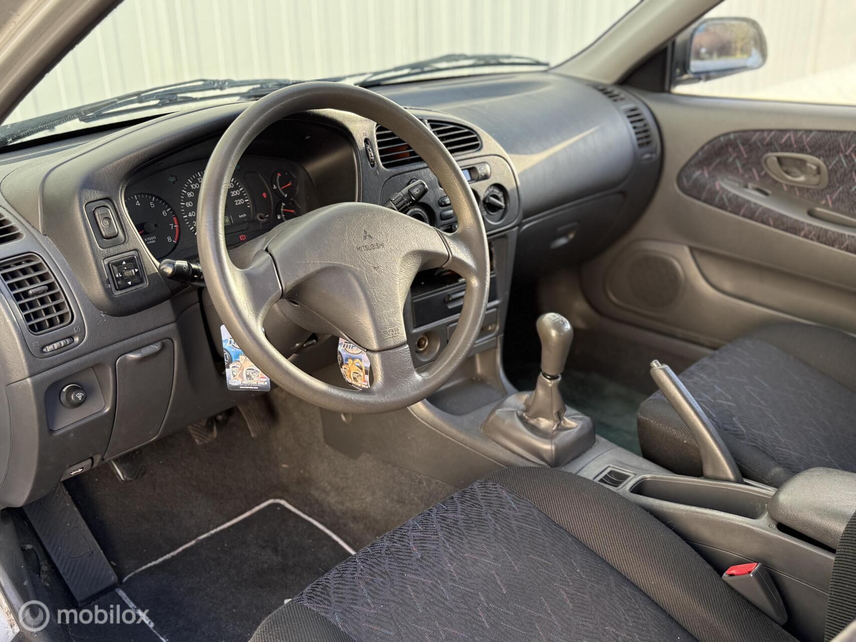 Foto van Mitsubishi Colt