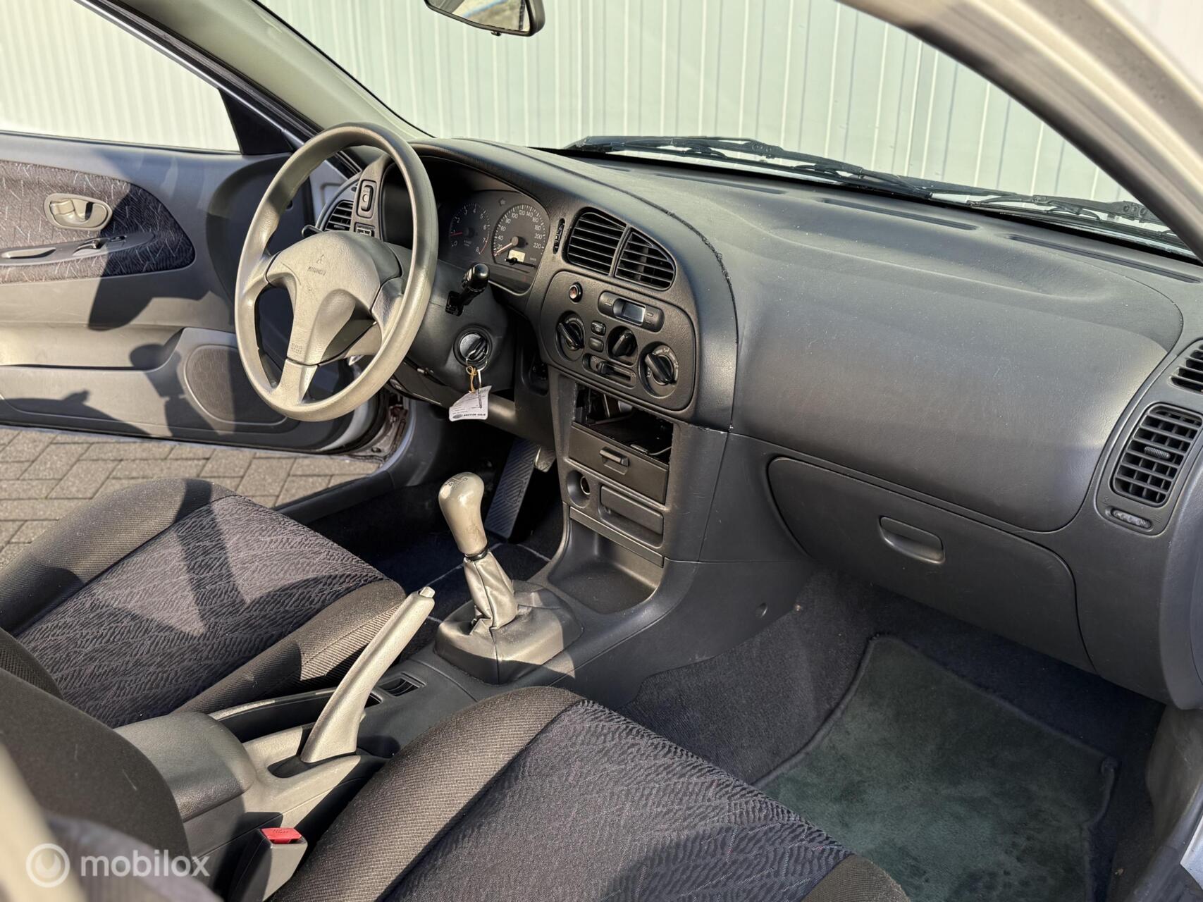 Foto van Mitsubishi Colt