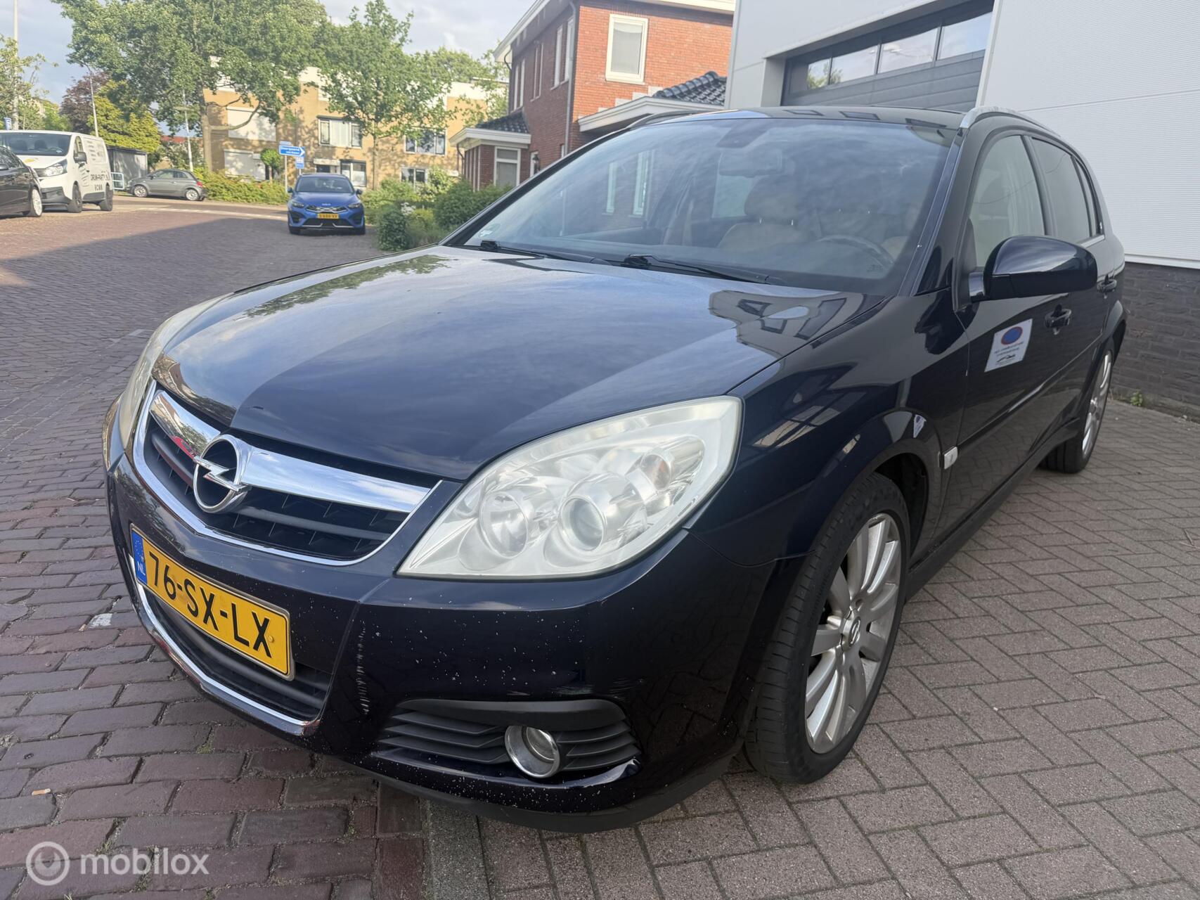 Opel Signum 2.2-16V Cosmo/ AUTOMAAT / NAVI 2006 - voorkant