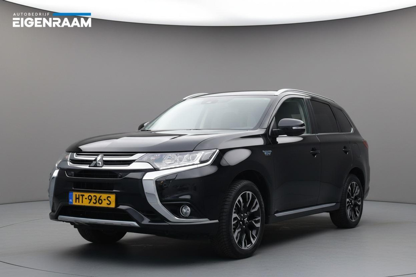 Mitsubishi Mitsubishi Outlander 2.0 PHEV instyle+ | BTW | Schuifdak | Leder 2015 - voorkant