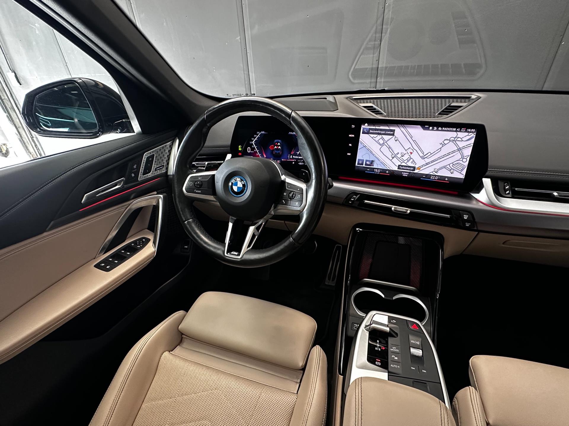 Foto van BMW X1 Xdrive30e