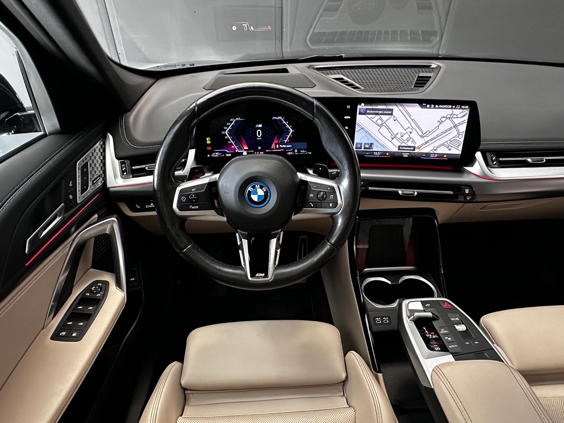 Foto van BMW X1 Xdrive30e