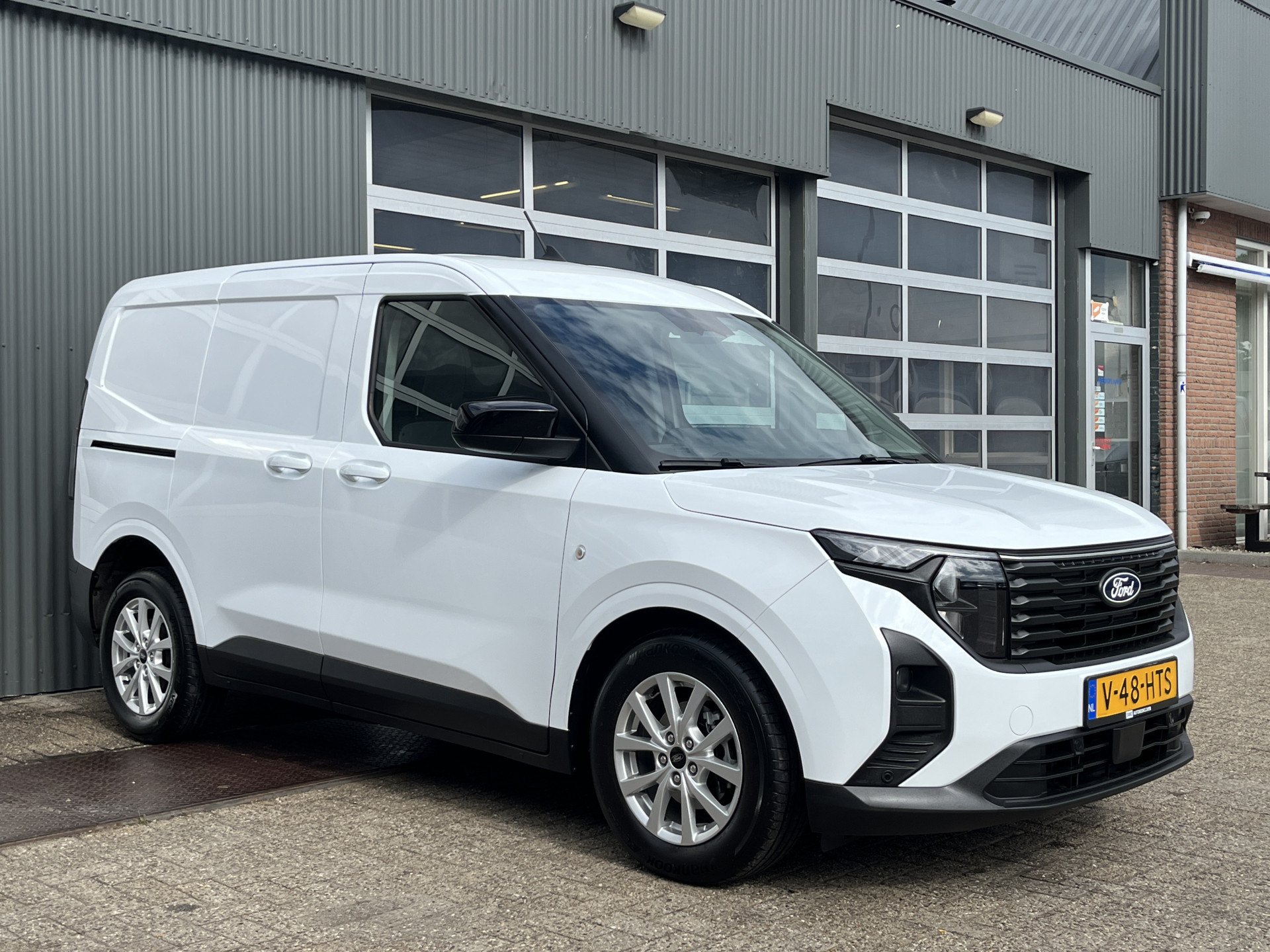 Ford Transit Courier Courier 1.0 EcoBoost Limited 2024 - voorkant