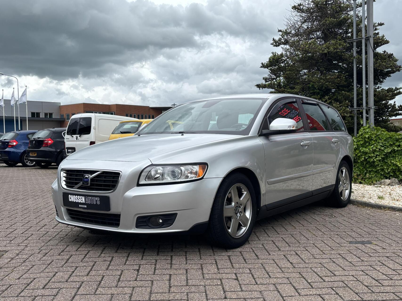 Volvo V50 1.6D S/S Sport, Airco, Cruise, Navi, Carplay. 2010 - voorkant