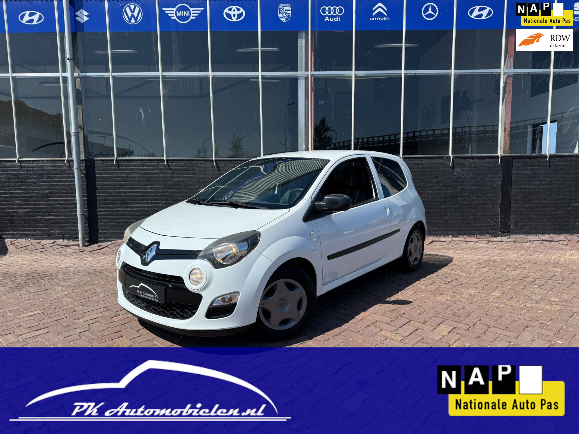 Renault Twingo 1.2 16V Authentique CRUISE CONTROL + ELEK PAKKET 2012 - voorkant