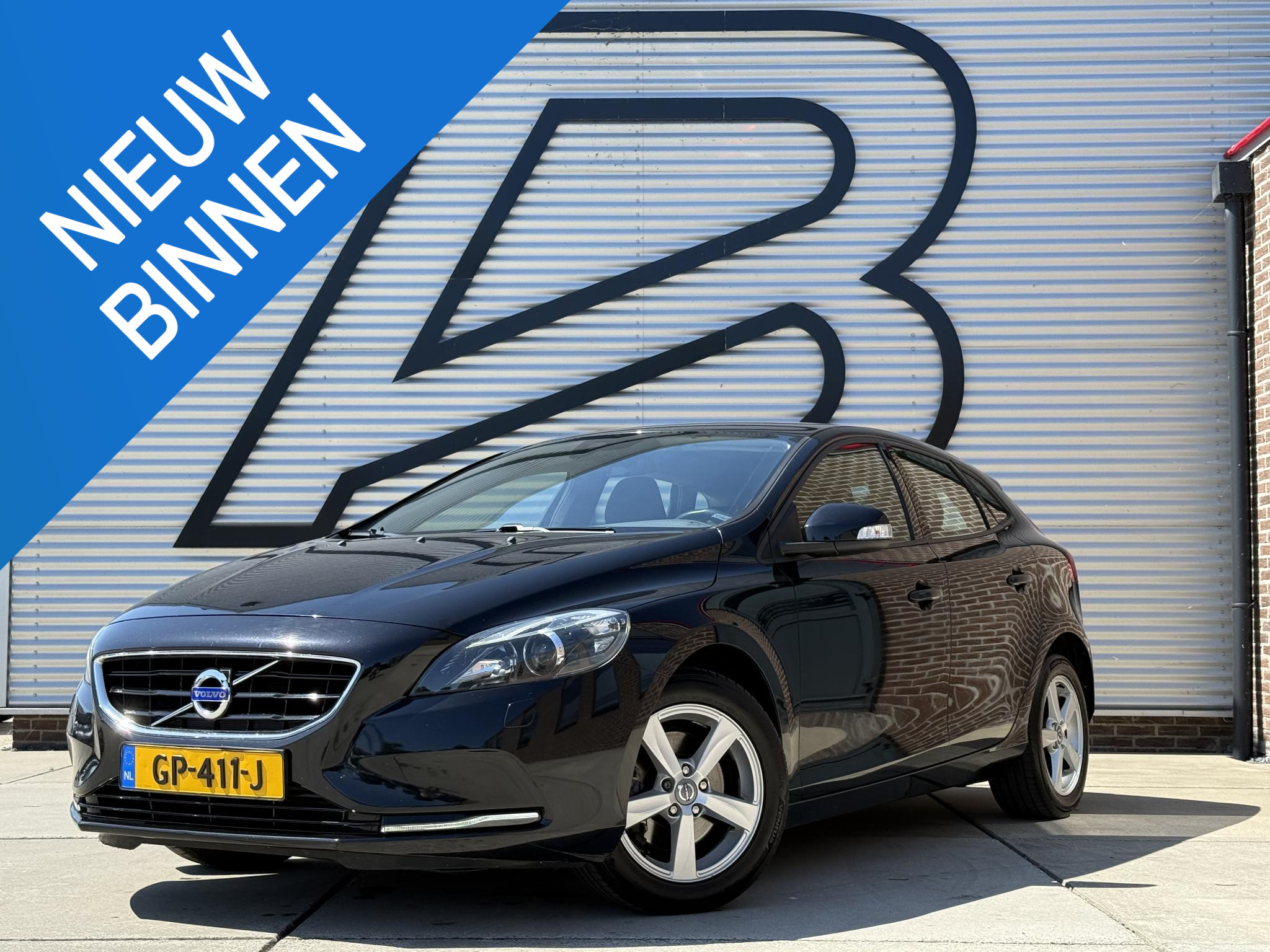 Volvo V40 1.6 T2 Summum 2014 - voorkant