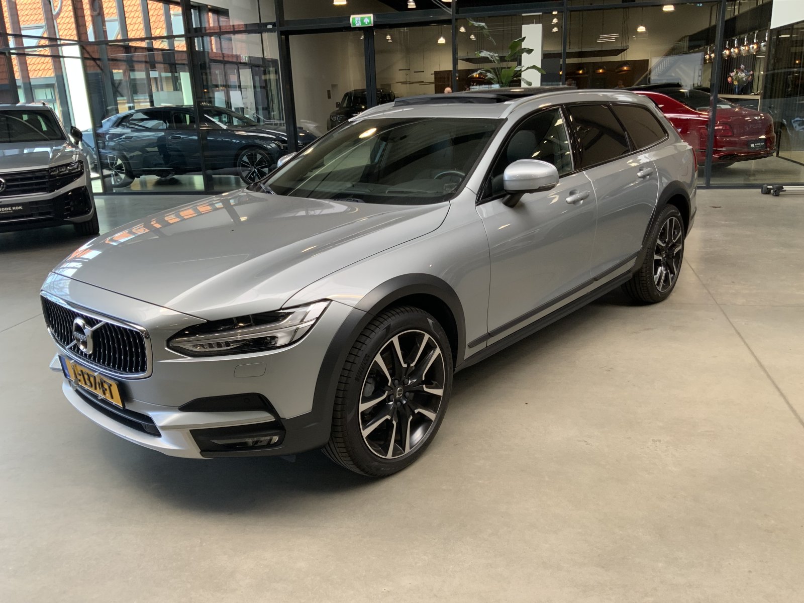 Volvo V90 Cross Country 2.0 T5 AWD Ocean R. 2019 - voorkant