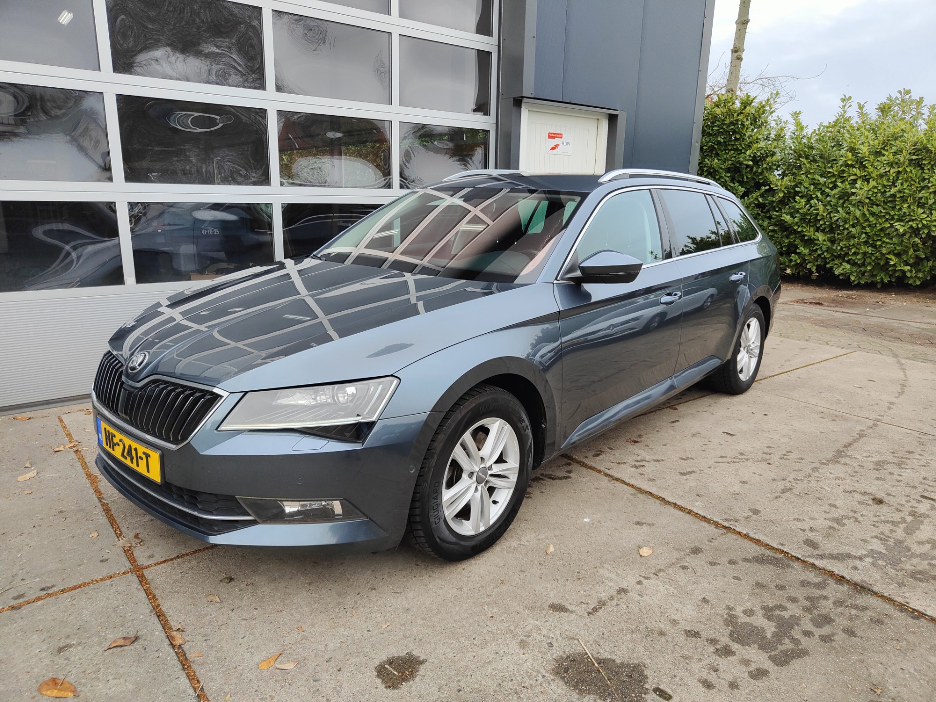 Skoda Superb 1.6 TDI Style Business Automaat 2015 - voorkant