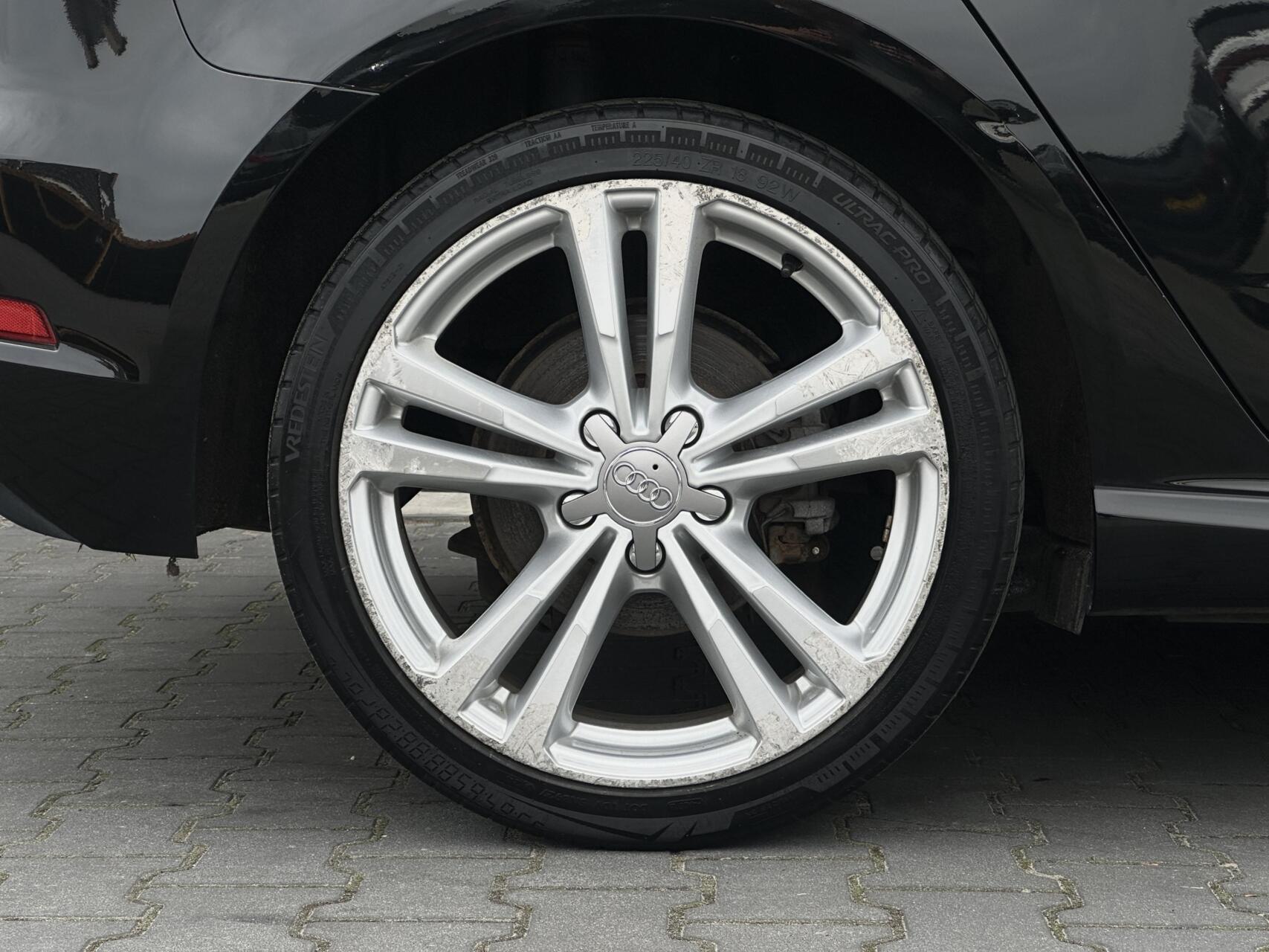 Foto van Audi A3 Sportback E-tron