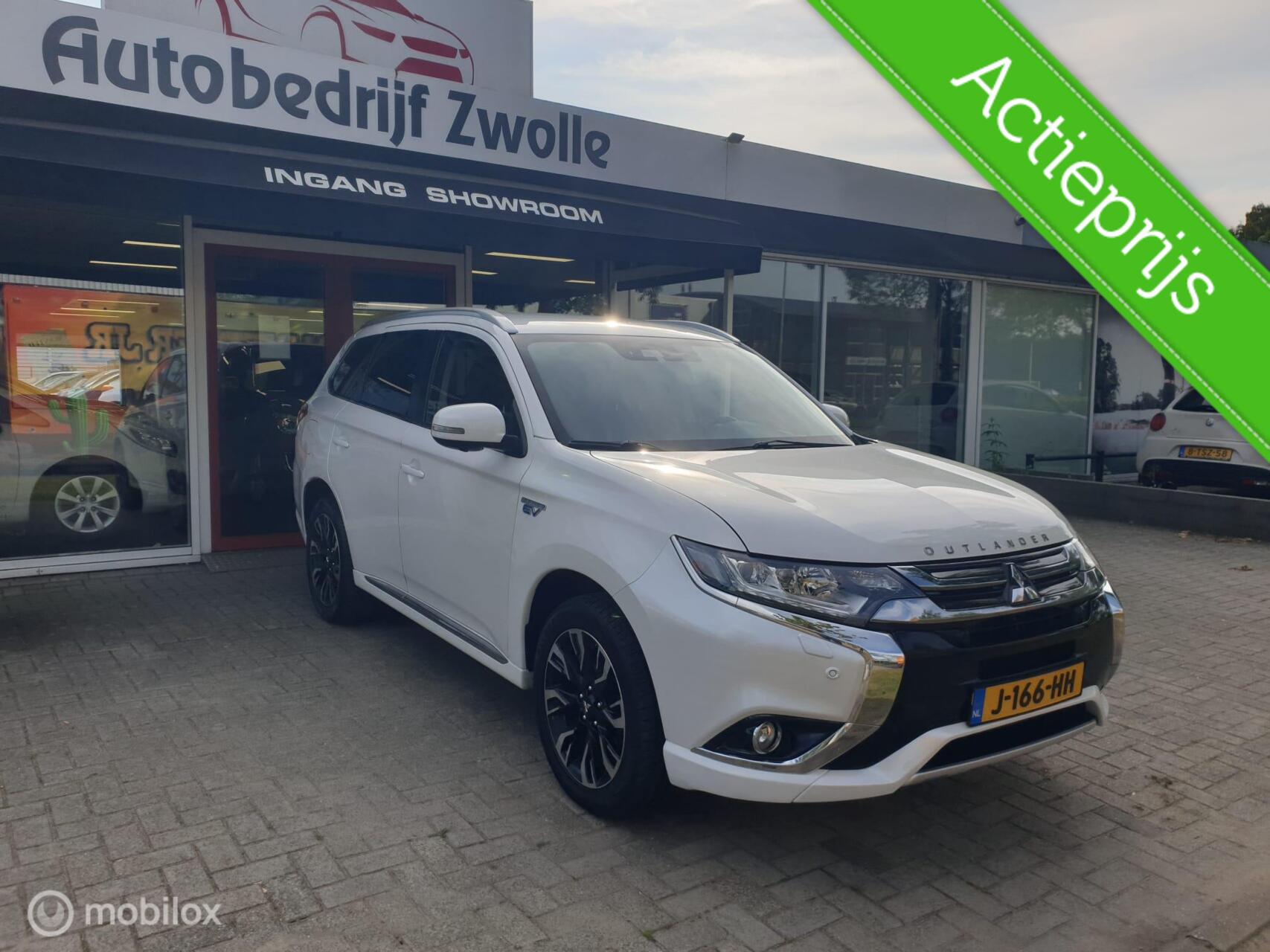 Mitsubishi Mitsubishi Outlander 2.0PHEV EXECUTIVE|PARELMOER|NAVI|CRUISE 2017 - voorkant