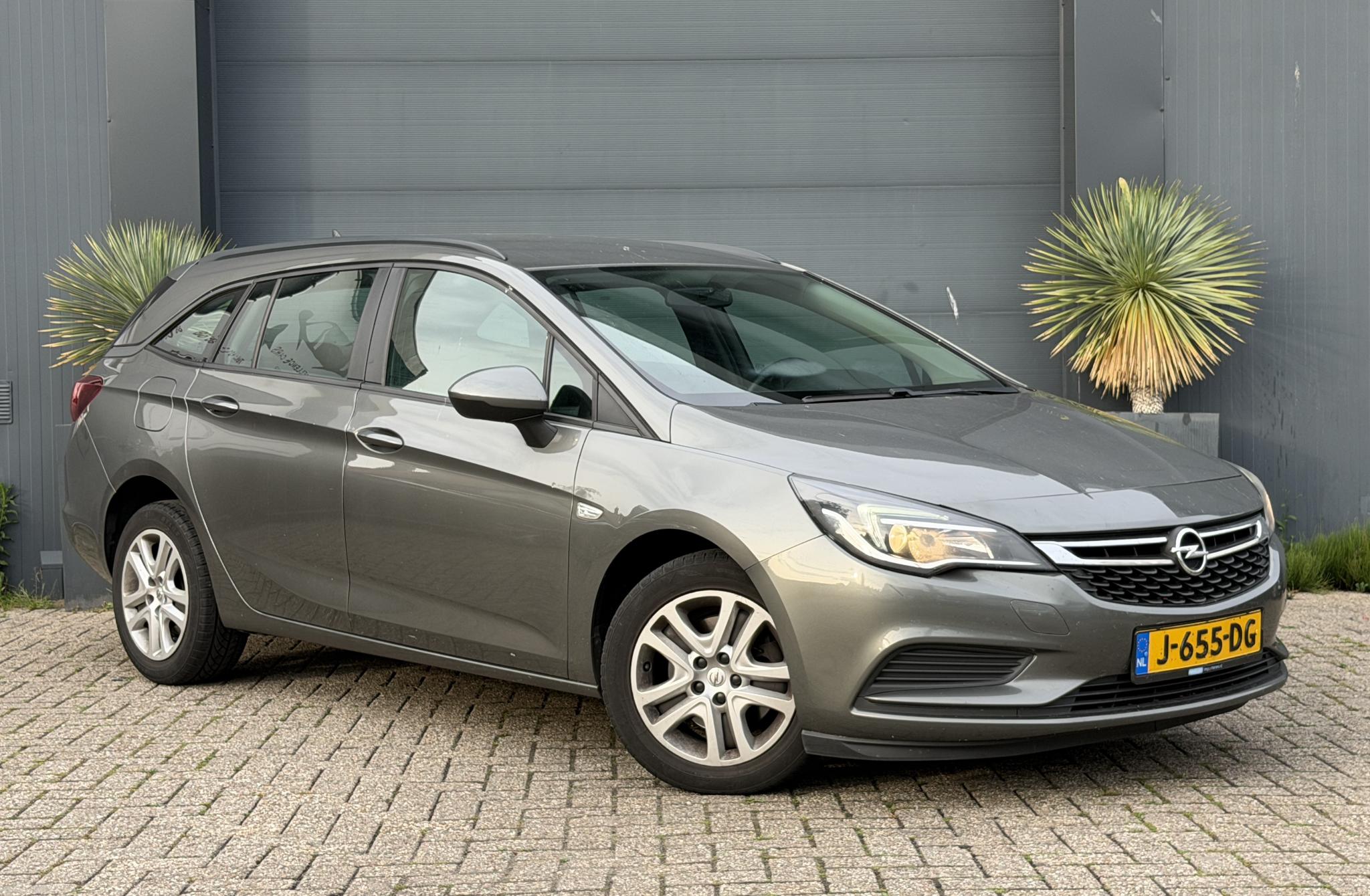 Opel Astra Sports Tourer 1.6 CDTI Innovation 2017 - voorkant