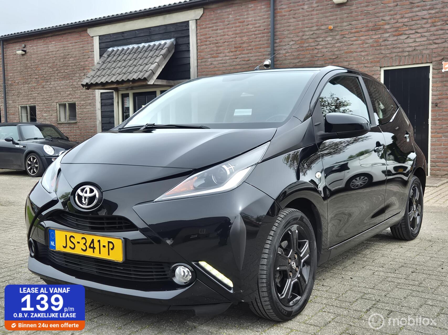 Toyota Toyota Aygo 1.0 VVT-i x-play I Camera I CV I Airco I Limiter/Cruise 2016 - voorkant