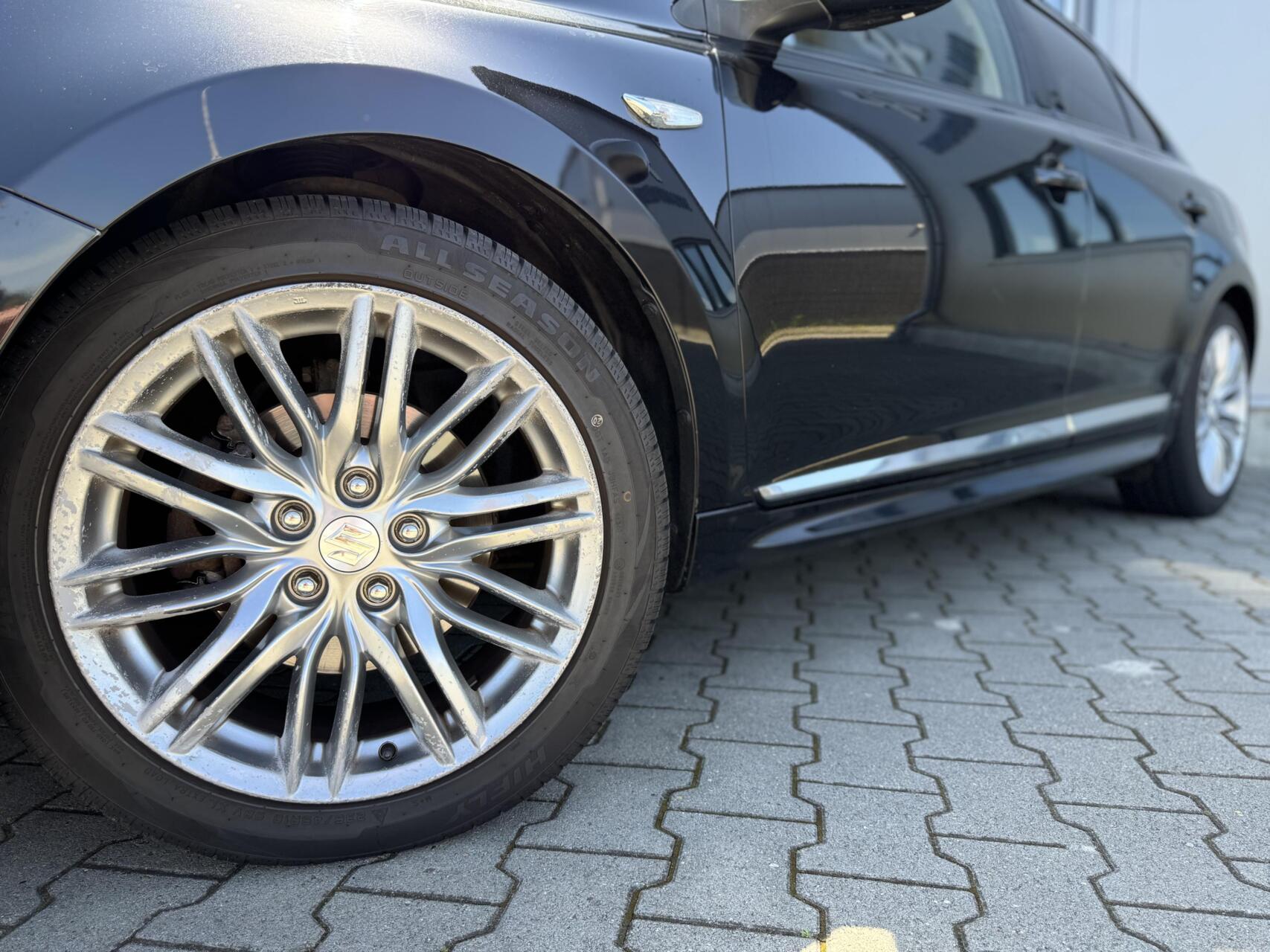 Foto van Suzuki Kizashi