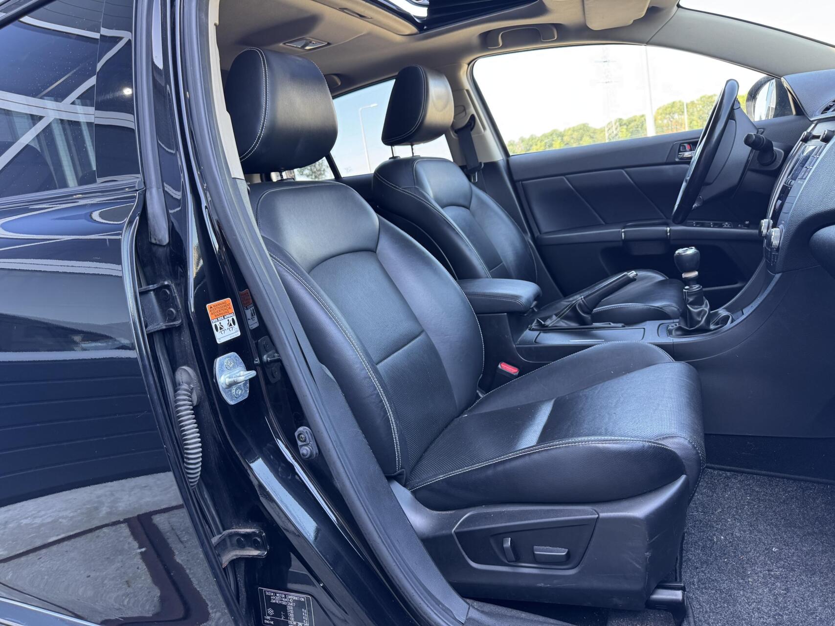 Foto van Suzuki Kizashi