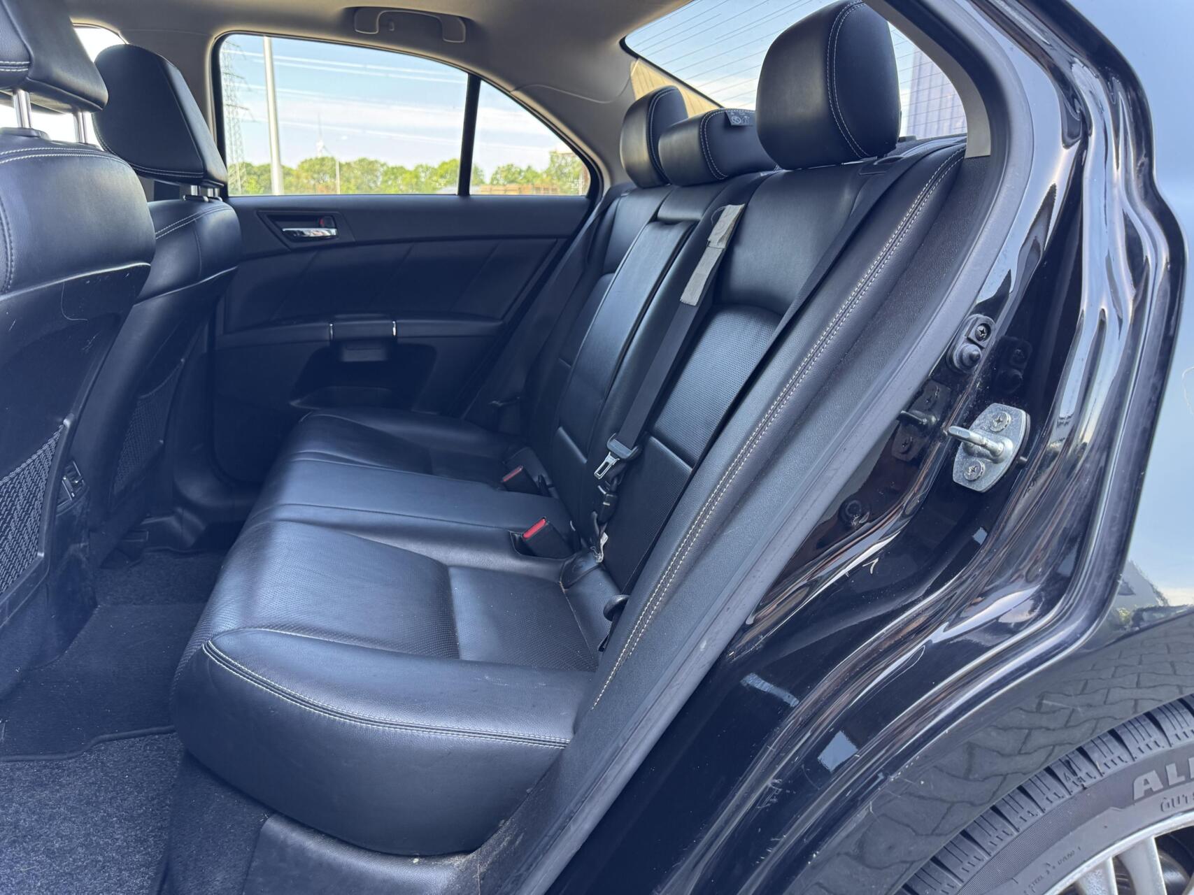 Foto van Suzuki Kizashi
