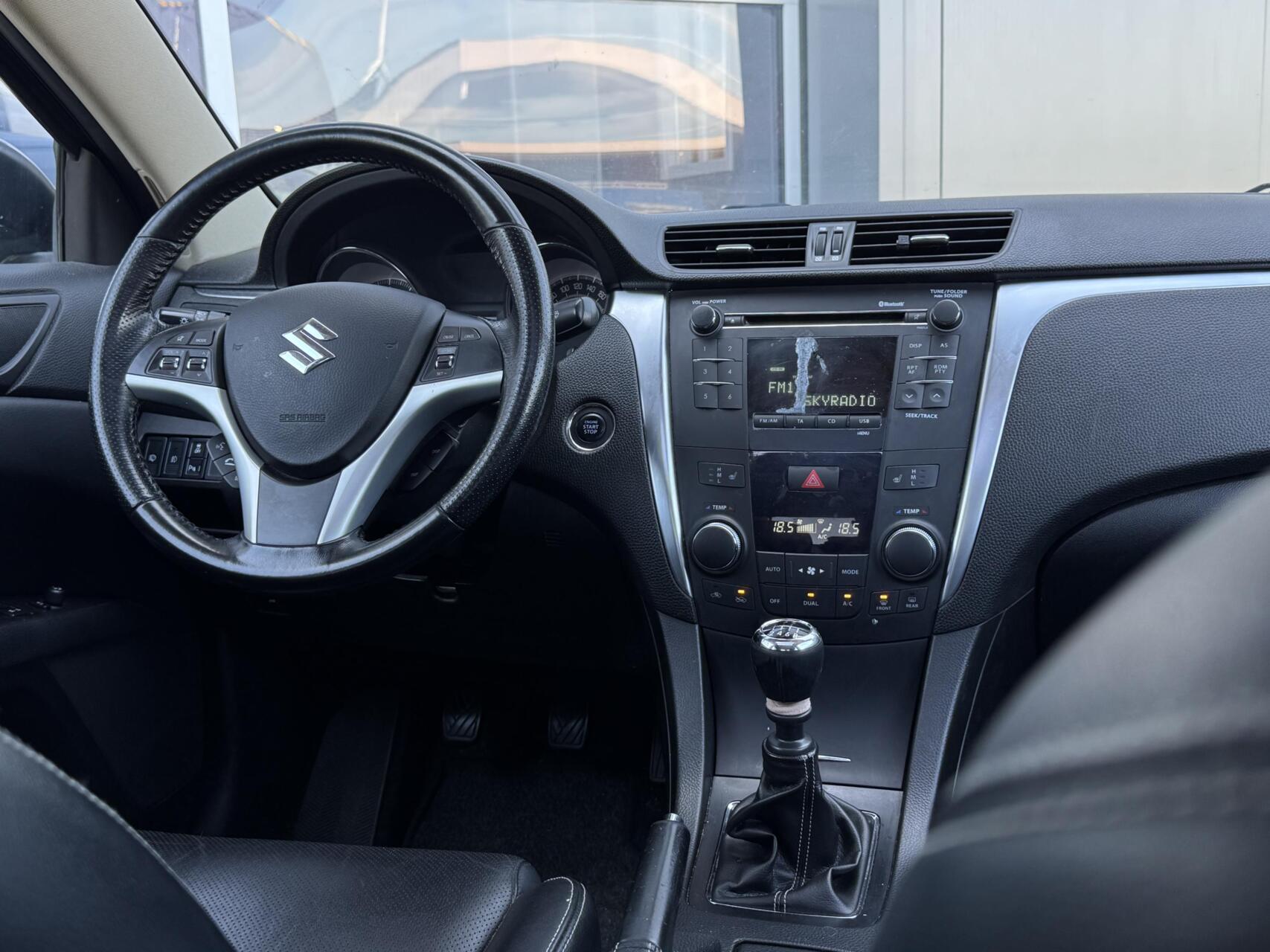 Foto van Suzuki Kizashi