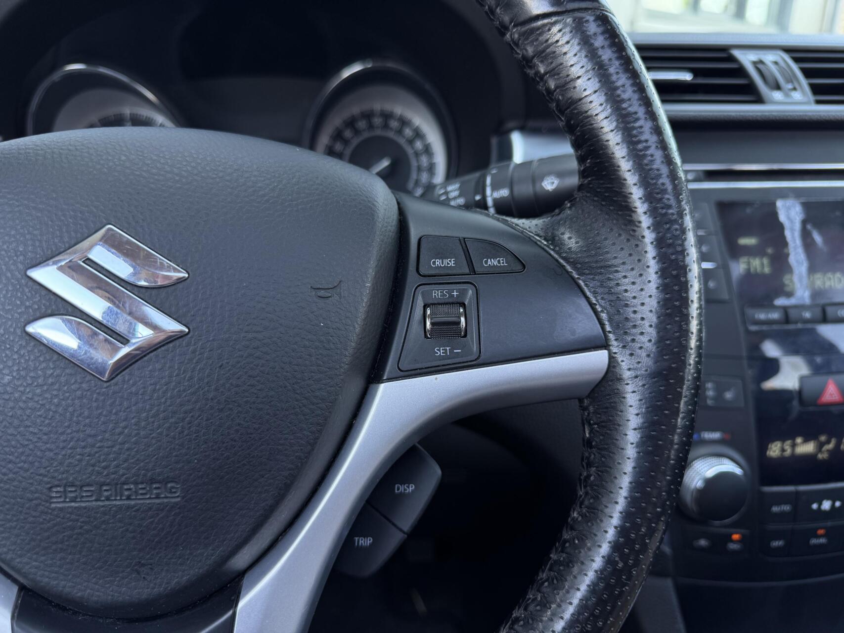 Foto van Suzuki Kizashi