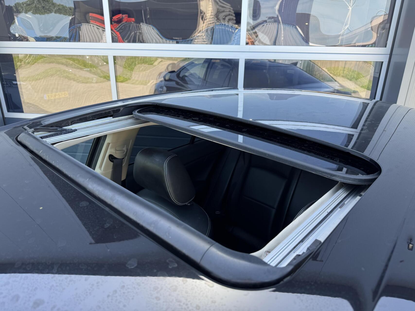 Foto van Suzuki Kizashi