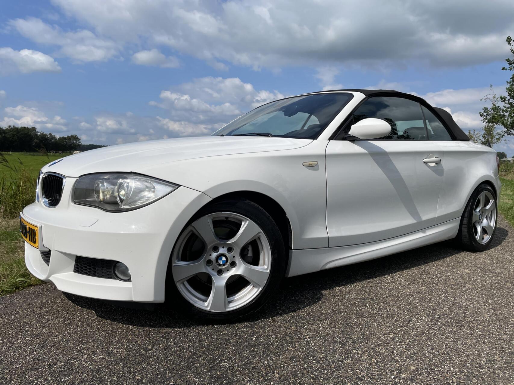 BMW 1-serie Cabrio 118i High Executive M-Pakket - Leder - Alpinweiss - Xenon - Stoelverwaming 2009 - voorkant