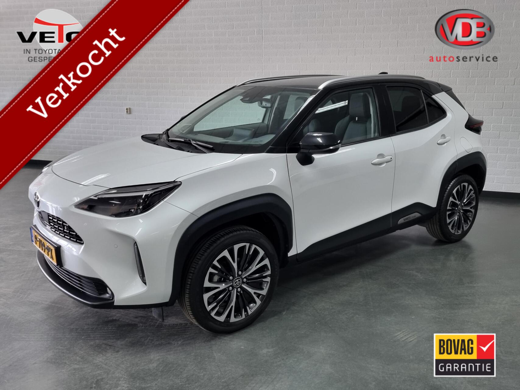 Toyota Toyota Yaris Cross 1.5 Hybrid Executive Bi-Tone / Pano / Trekhaak / JBL 2022 - voorkant